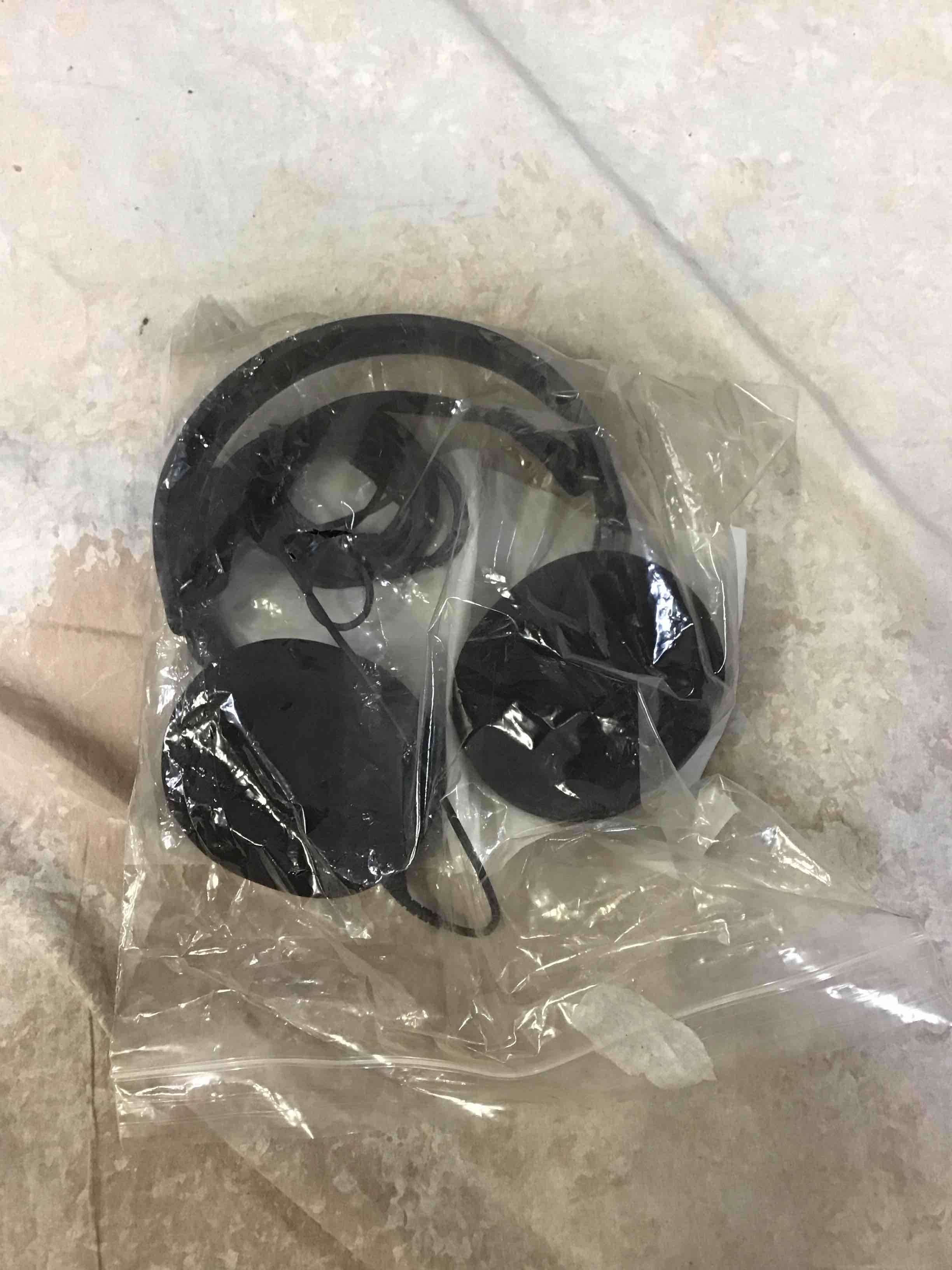 Condition photo showing Good Condition for steel series gaming headset