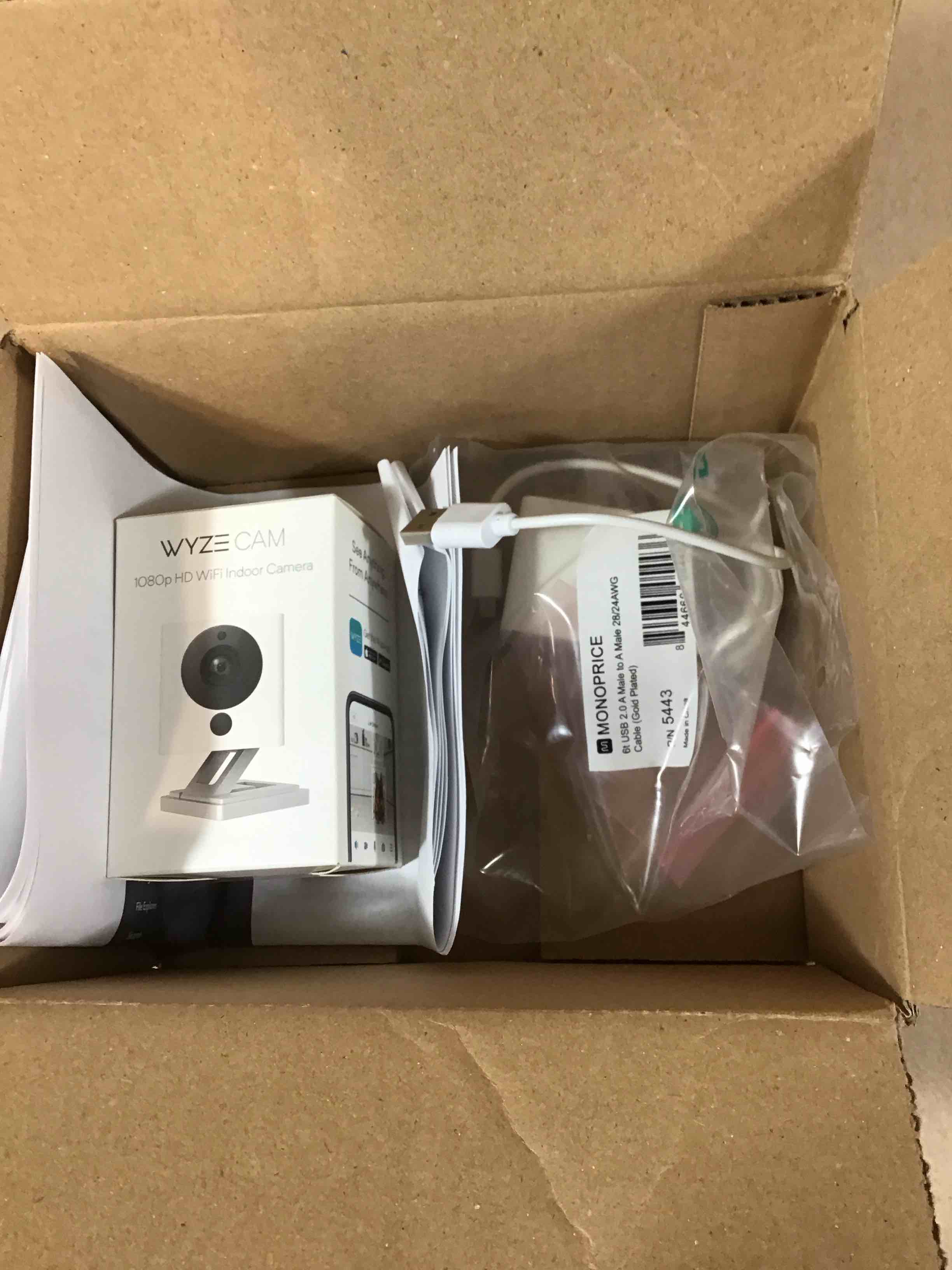 Condition photo showing Good Condition for wyze cam v2 camera kit 