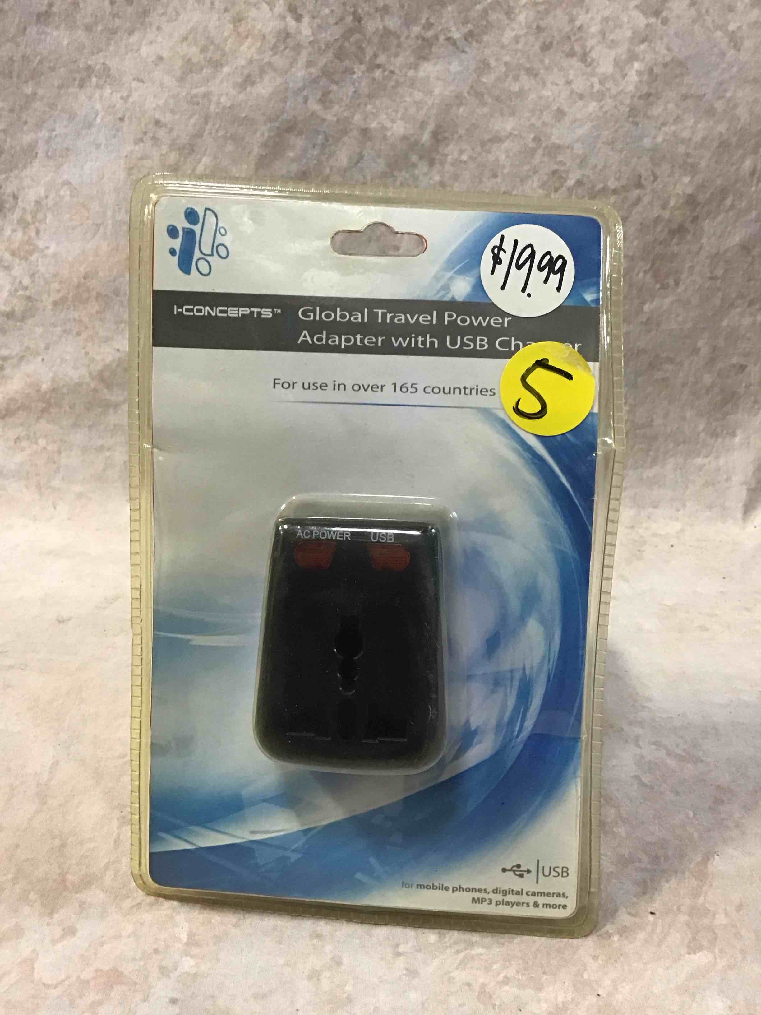 Condition photo showing New/Like New for 1pc iconcepts usb world travel adapter 110-240 universal