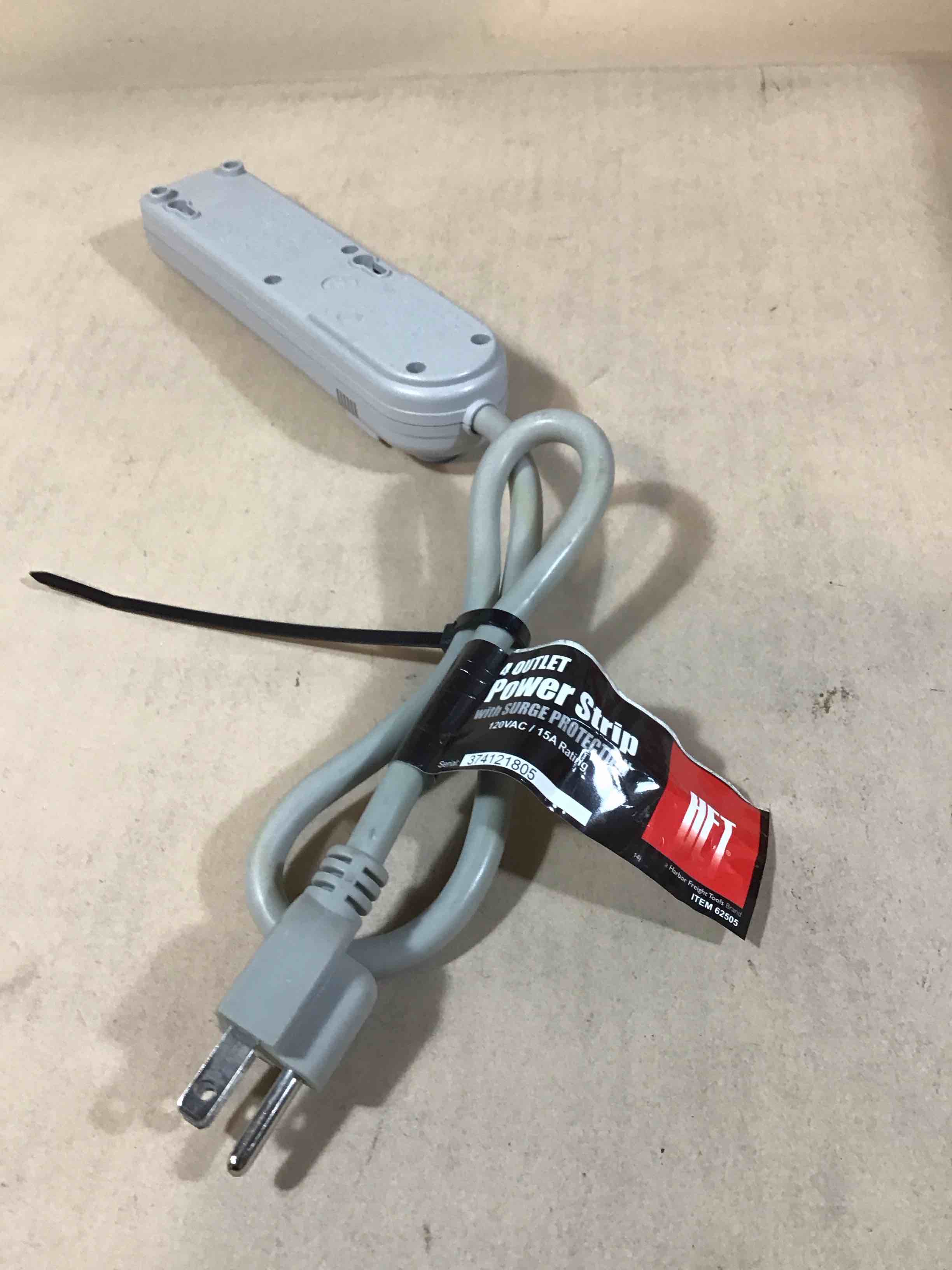 Condition photo showing Good Condition for hft 62505 4 outlet power strip 