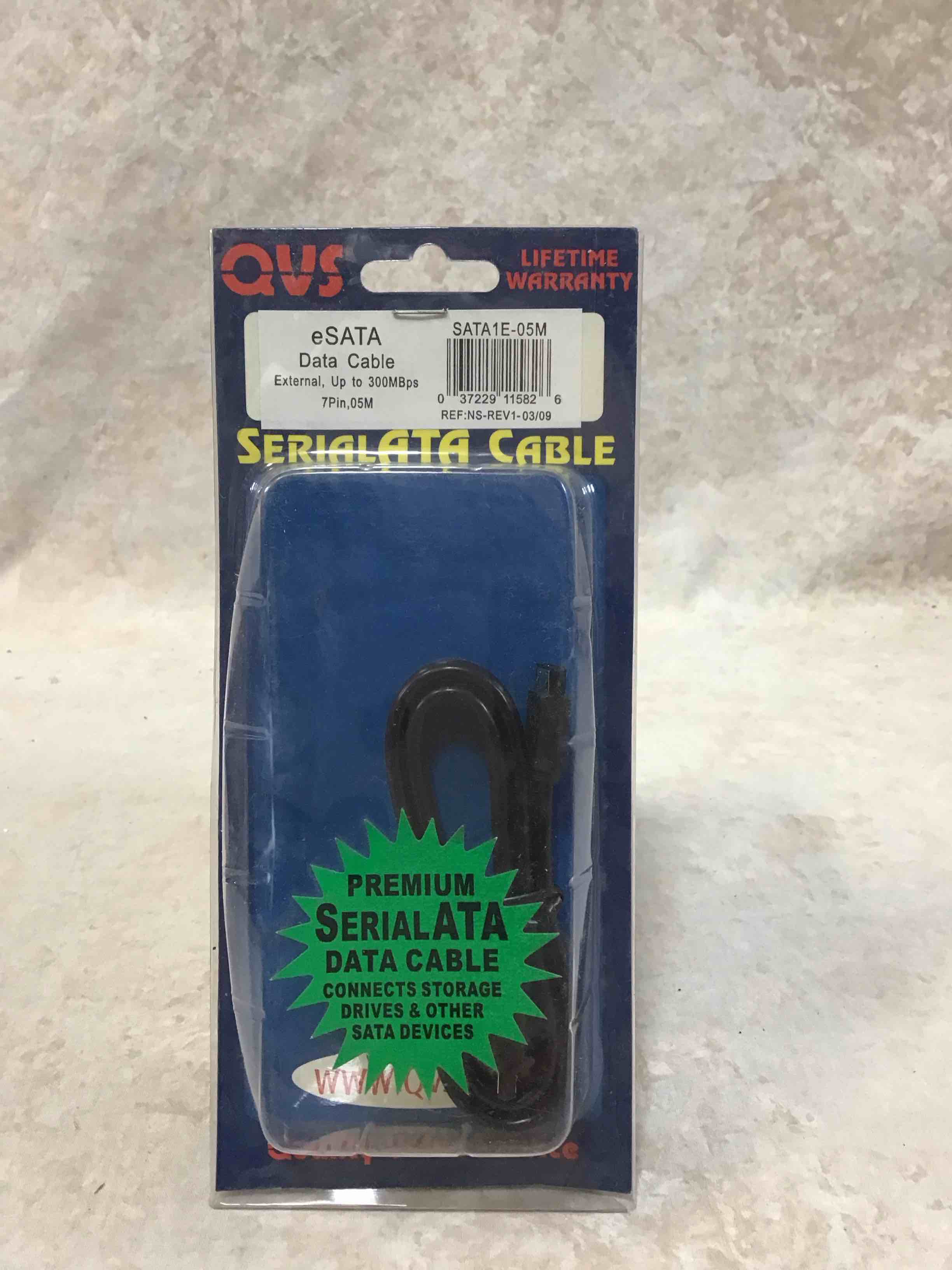 Condition photo showing New/Like New for qvs esata data cable