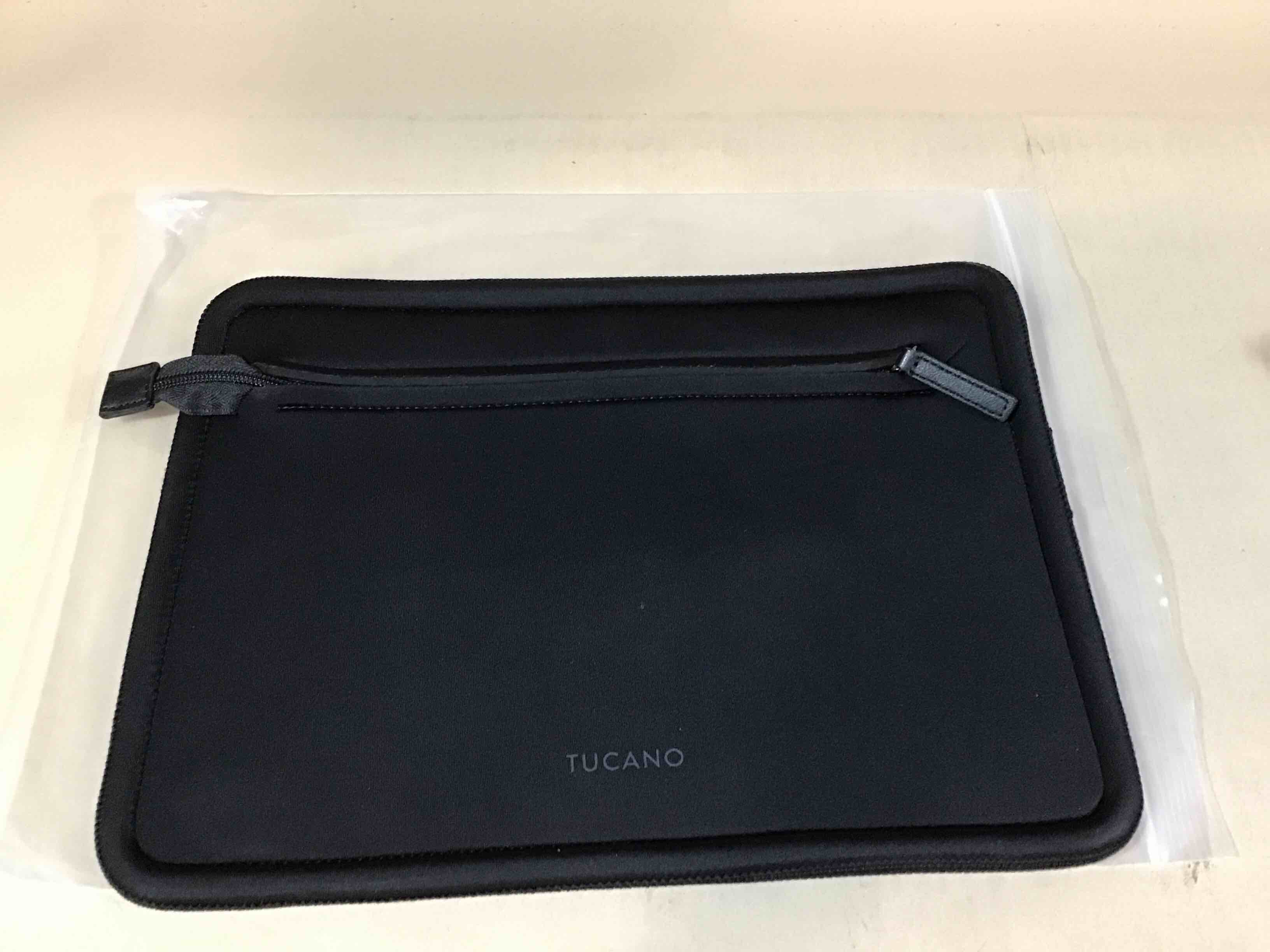 Condition photo showing Good Condition for tucano laptop sleeve