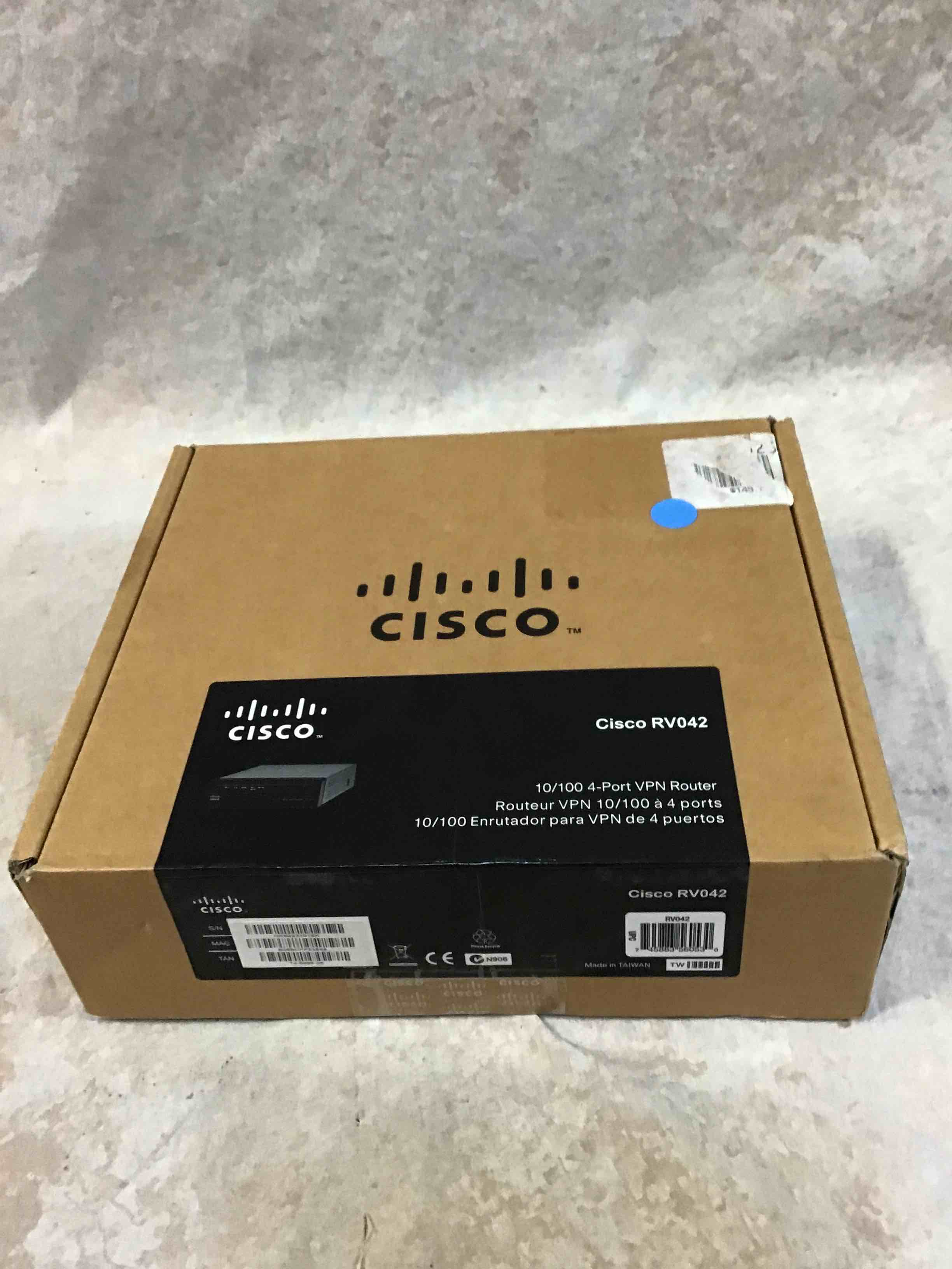 Condition photo showing Good Condition for cisco small business rv042 - router - desktop