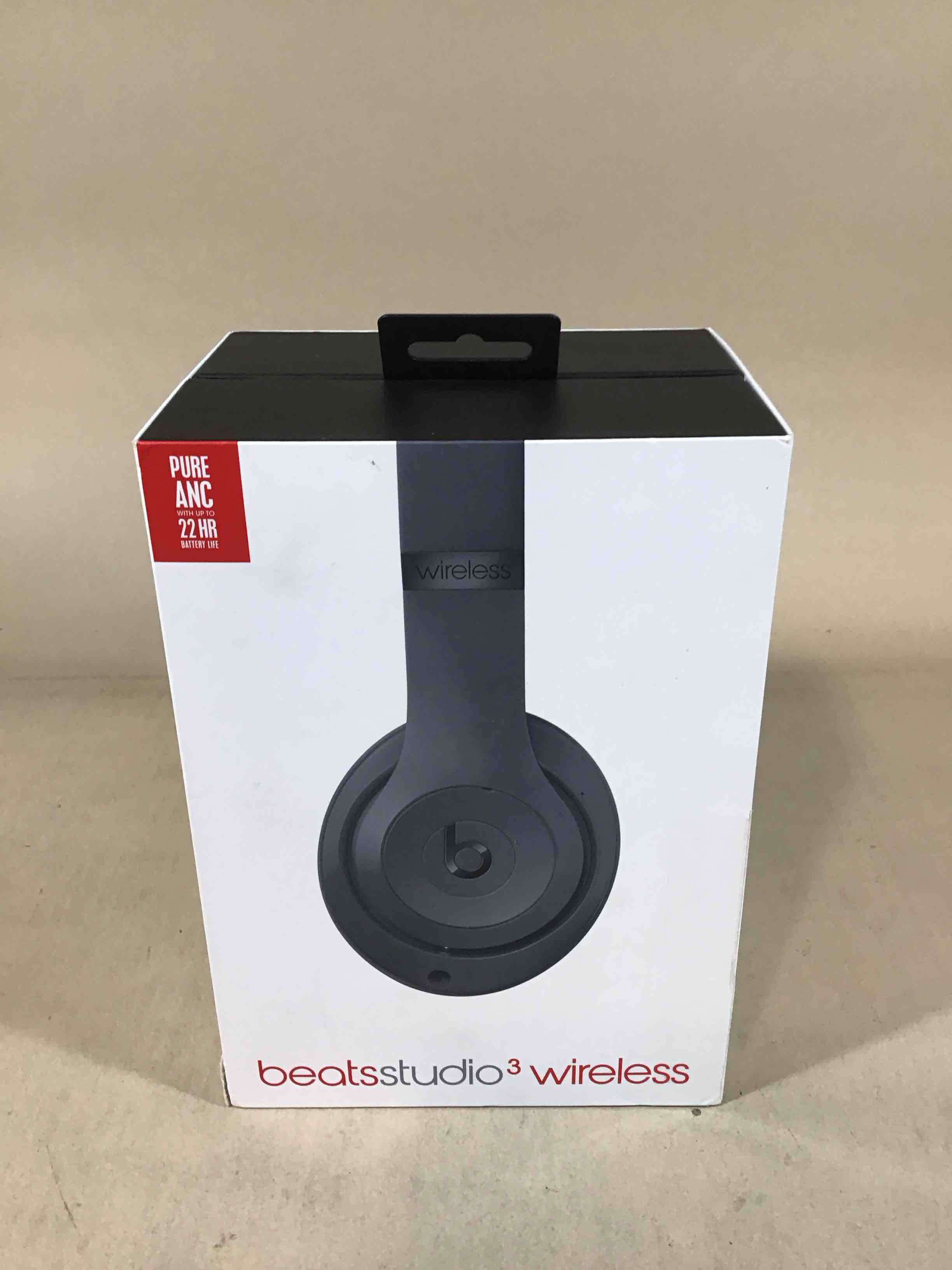 Condition photo showing Good Condition for beats by dr. dre - beats studio³ wireless noise cancelling headphones - gray