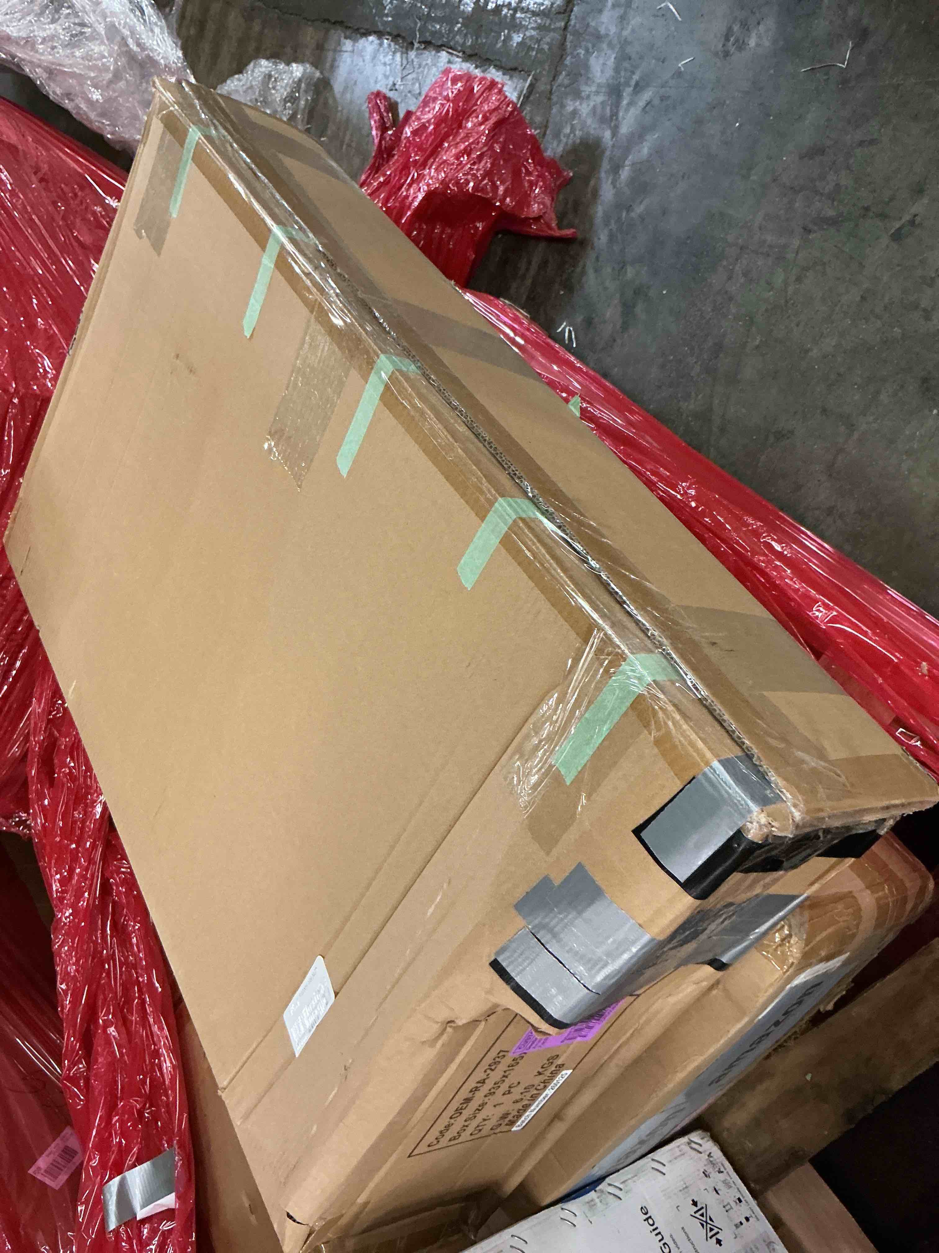 https://s3.amazonaws.com/lotting-images-prod/bidfta/PNK5202025_1779463149821.jpeg