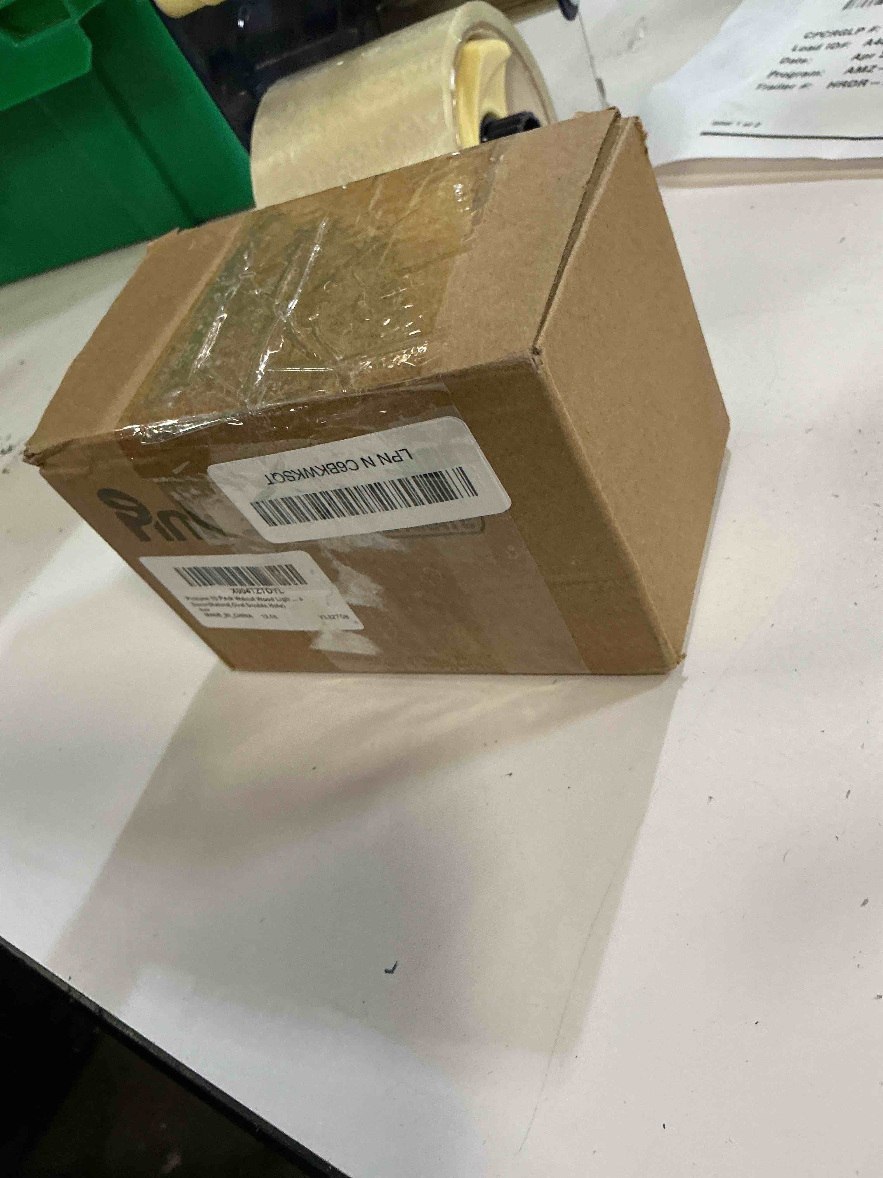 https://s3.amazonaws.com/lotting-images-prod/bidfta/PNK5215240_1778097041116.jpeg