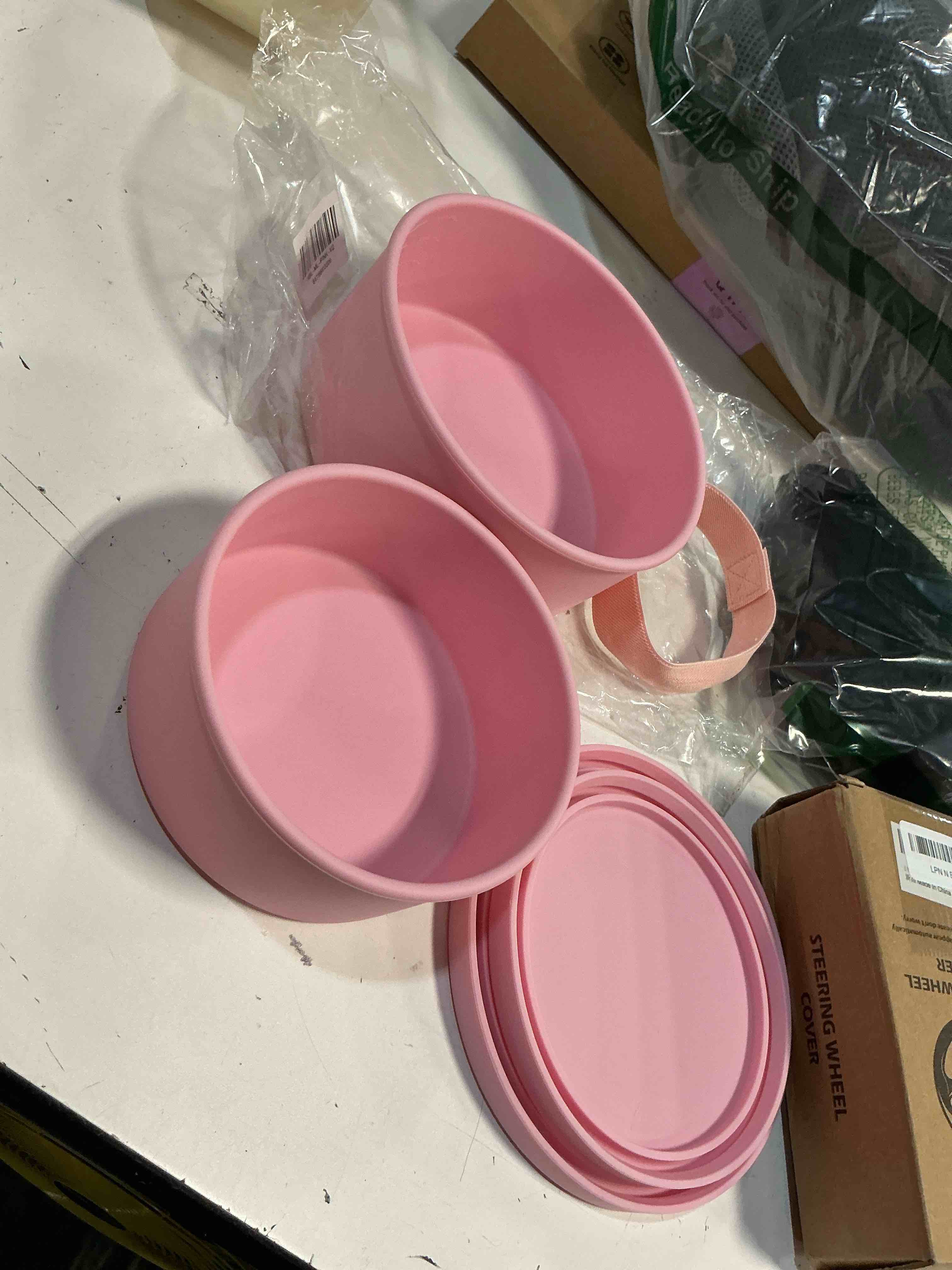 Condition photo showing Good Condition for averyday 50 oz travel dog bowls with lids, 2-in-1 portable pet bowls for food and water, leakproof travel dog food & water bowl for outdoor, camping, travel dog feeding bowl, daycare pet bowls 20oz & 30oz pink