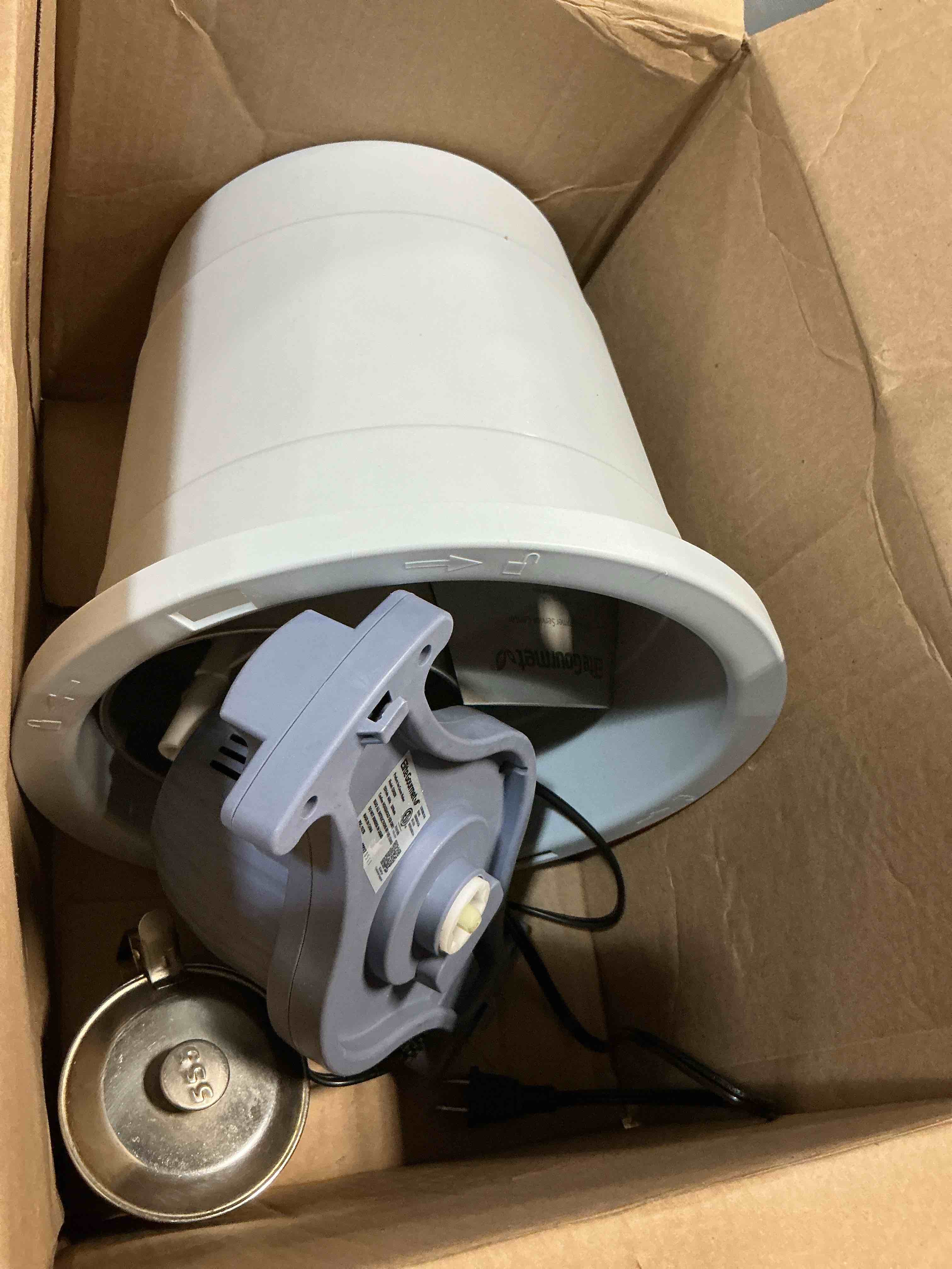 Condition photo showing As Is for elite gourmet 4qt electric ice cream maker eim350 delicious homemade ice cream, gelato, sorbet, frozen yogurt, 4qt aluminum freezing cannister, durable plastic ice bucket, powerful 50w, periwinkle