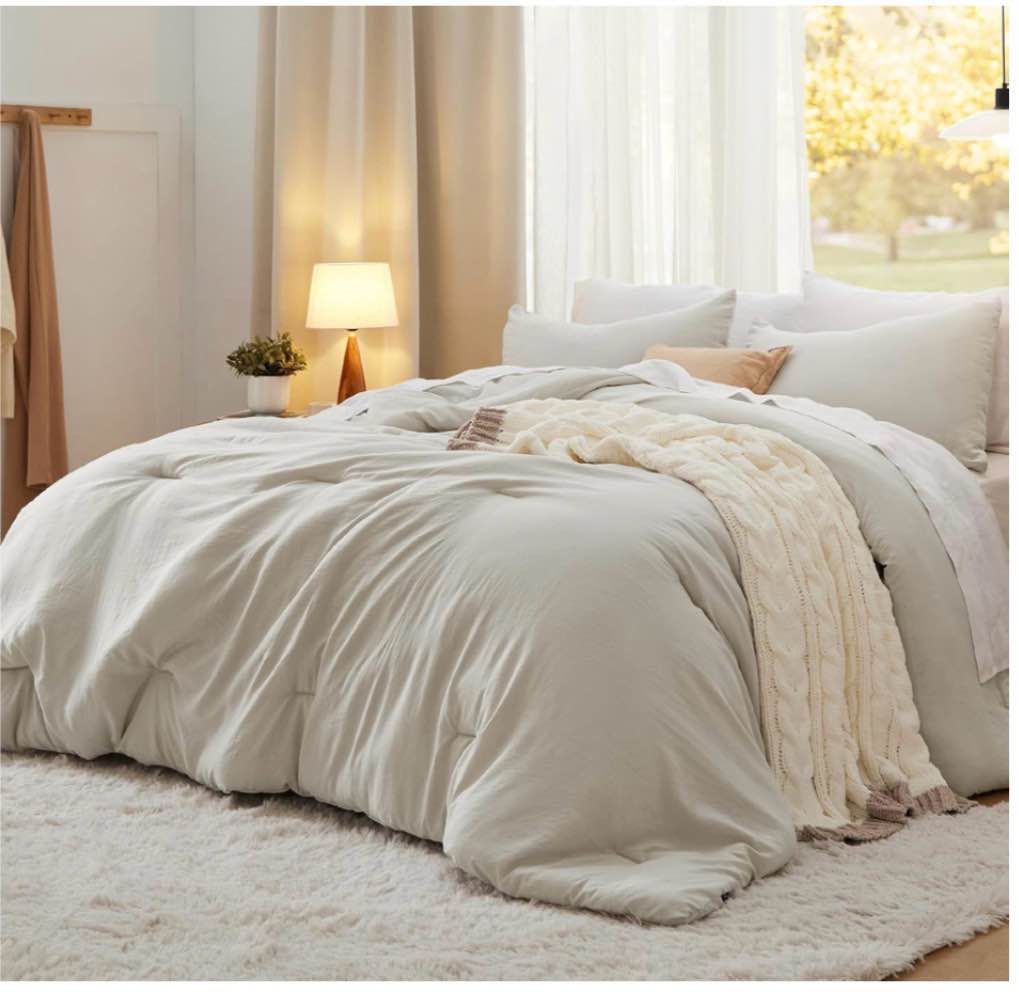 tan comforter, 90x90 