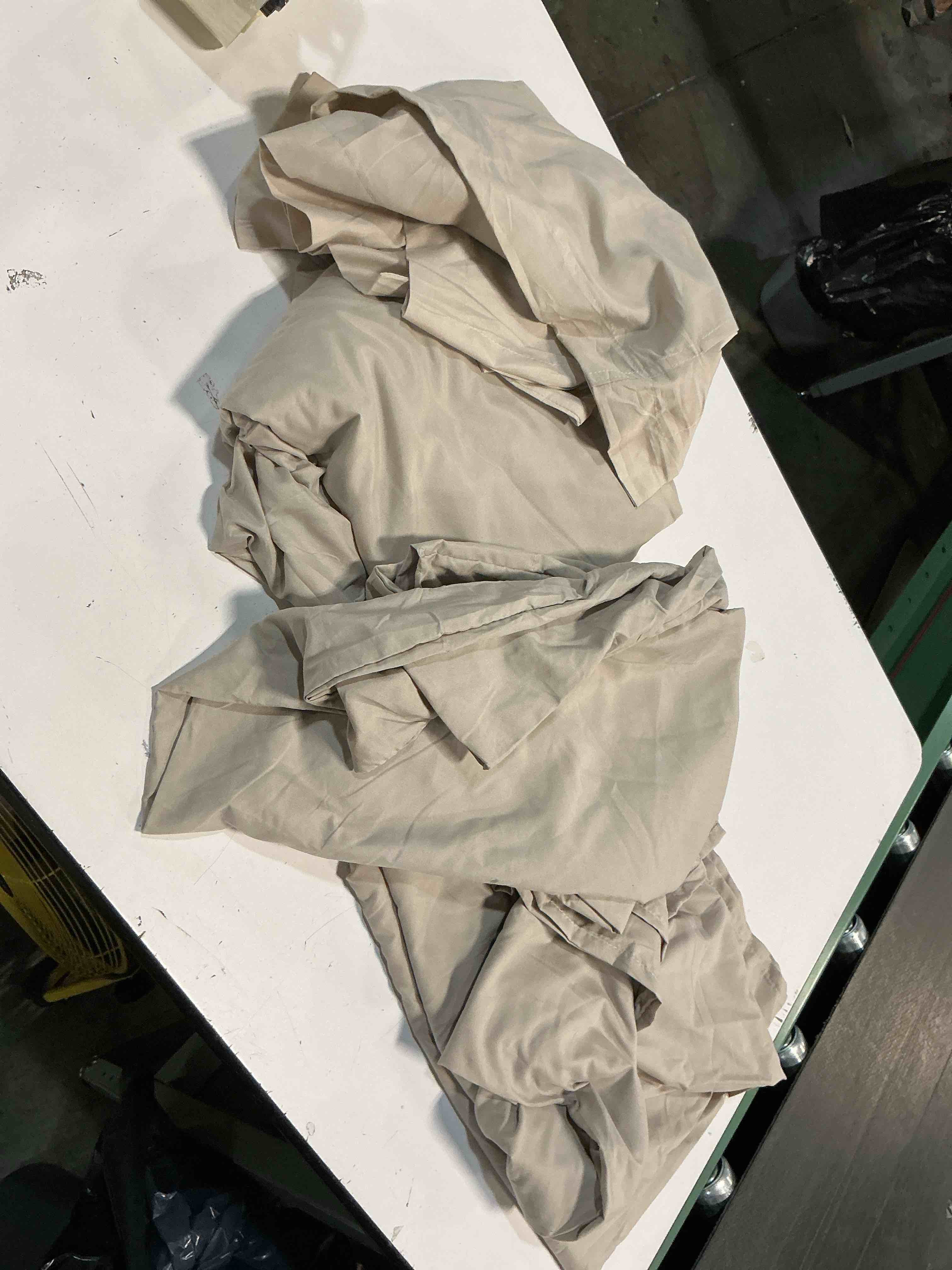 Condition photo showing As Is for sheet set, size unknown 