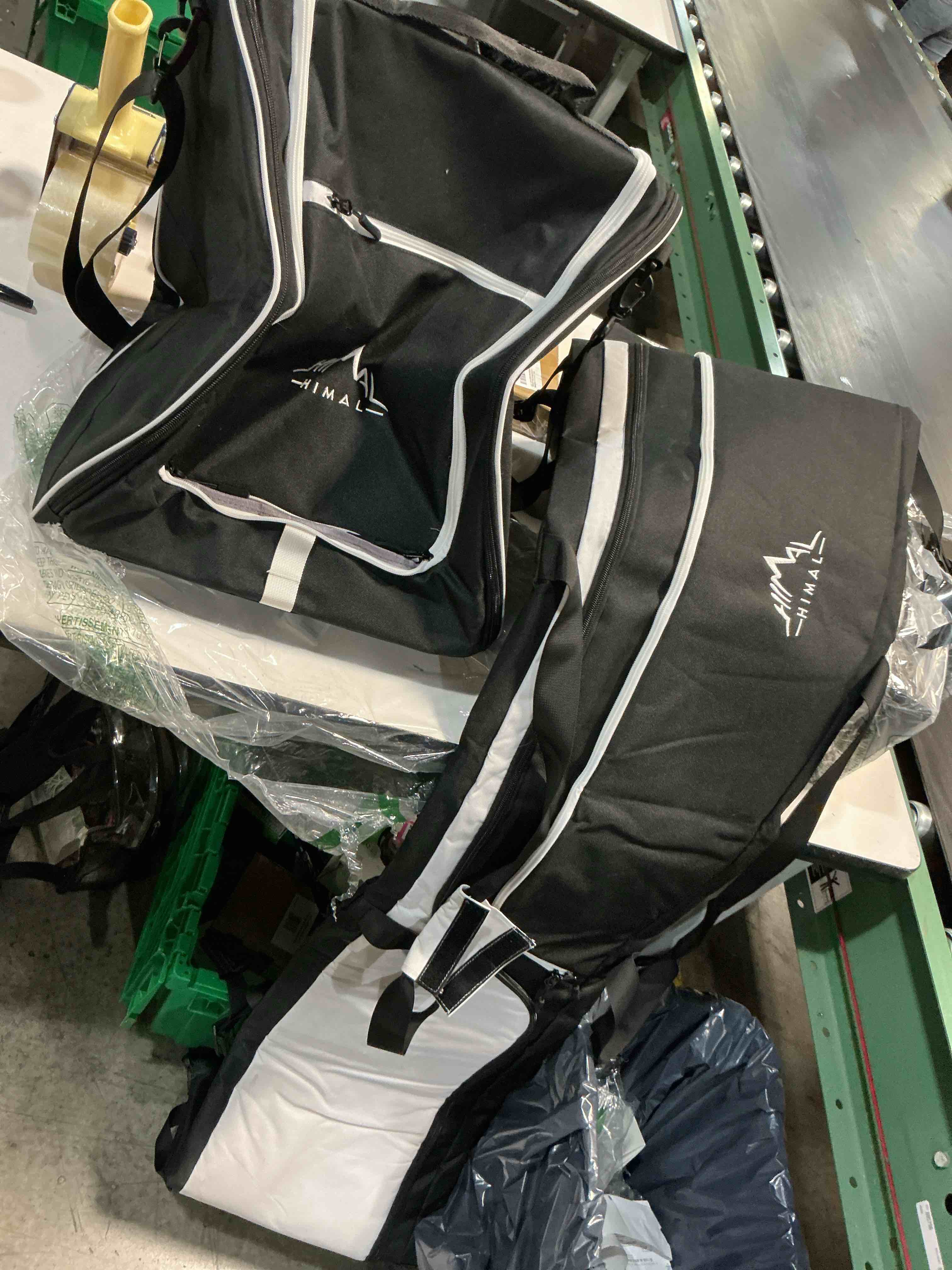 Condition photo showing Good Condition for ski bag and boot bag combo, padded skis bag for air travel, safety reinforce ski carrier bag fits for skis up to 200 cm and boots up to size us13, water- resistant ski travel bag black & white