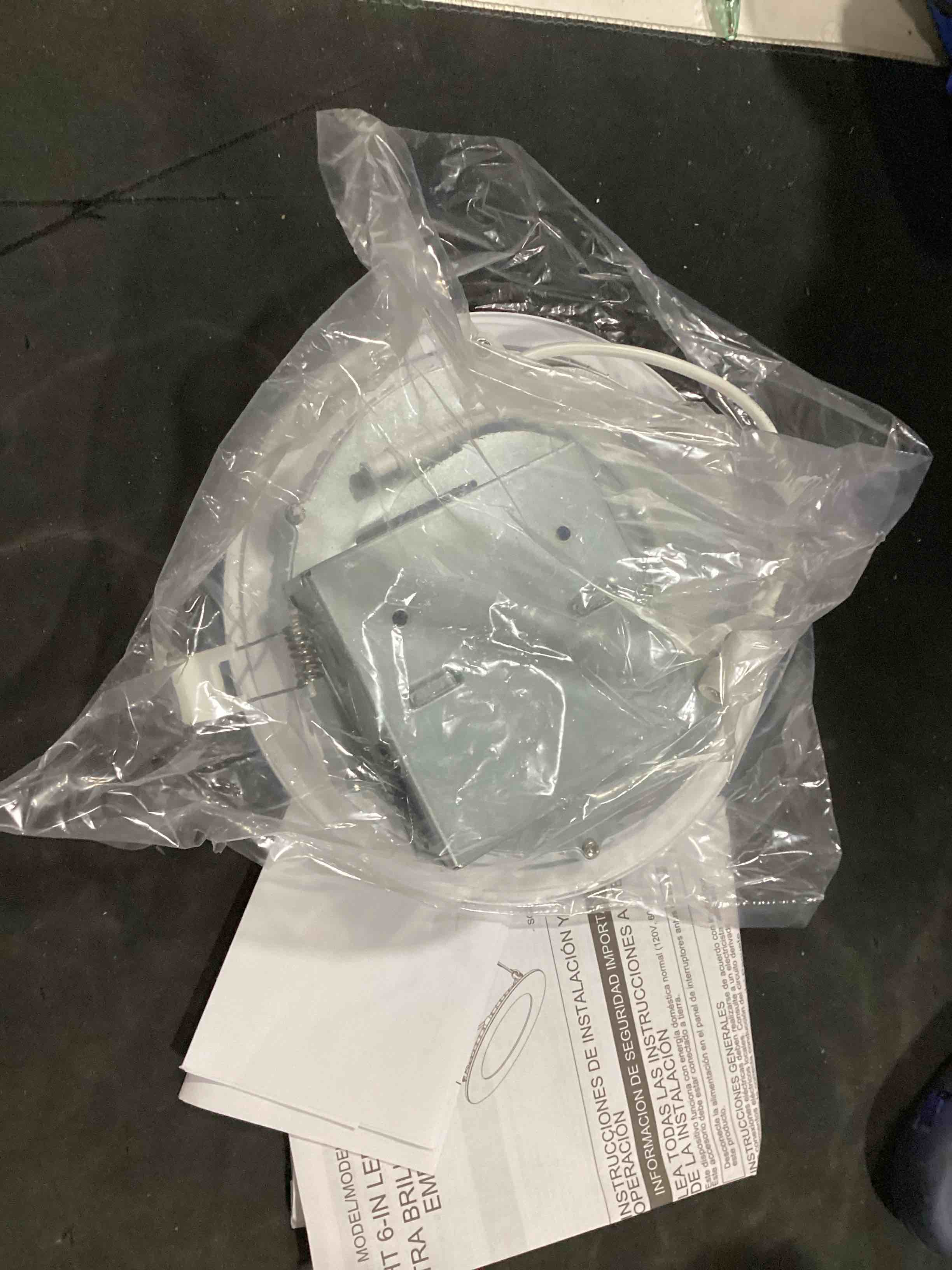 Condition photo showing New/Like New for utilitech extra bright white 6-in 1200 -lumens switchable white round dimmable led canless wet rated recessed downlight