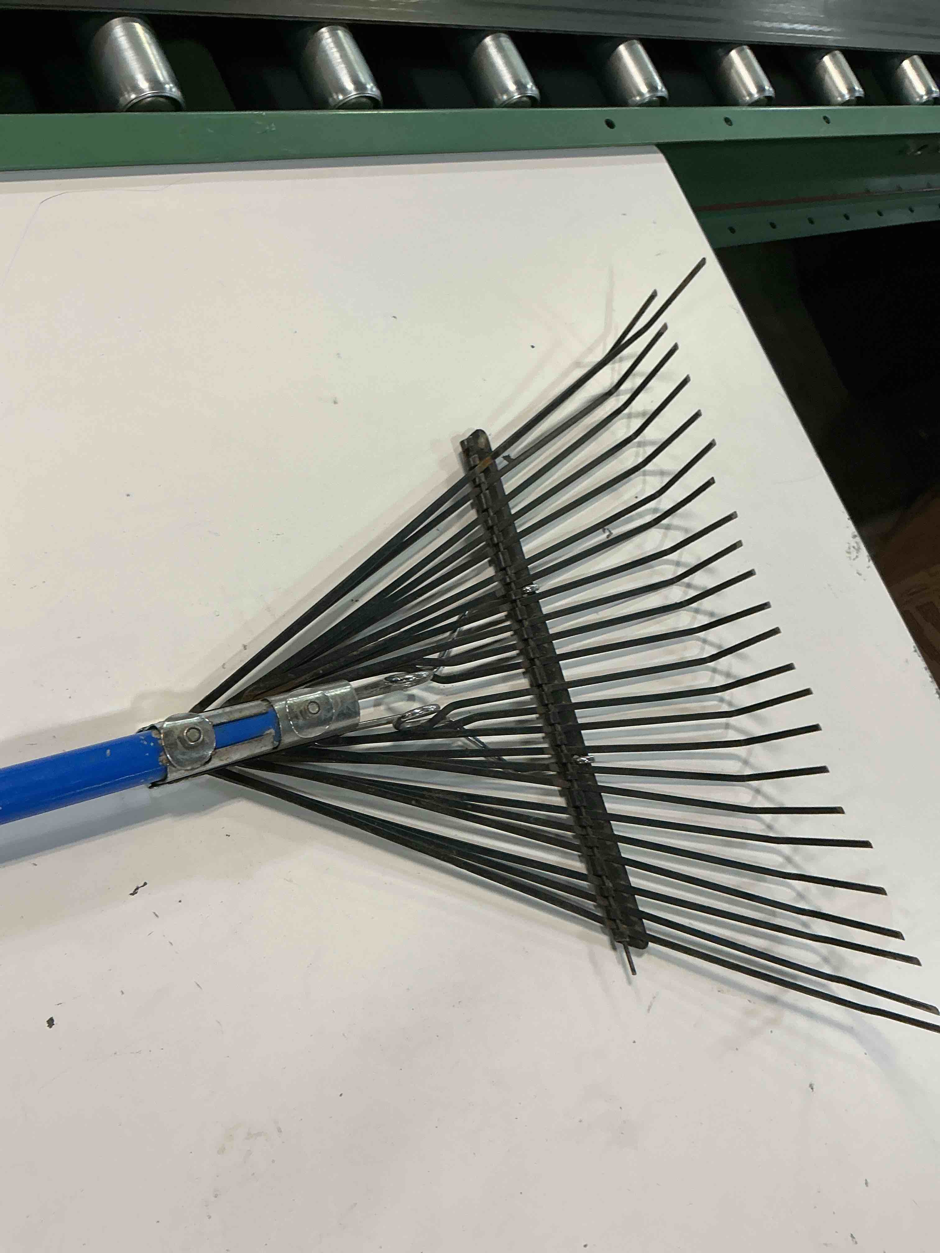 Condition photo showing As Is for kobalt 24-in steel lawn and leaf rake with fiberglass handle