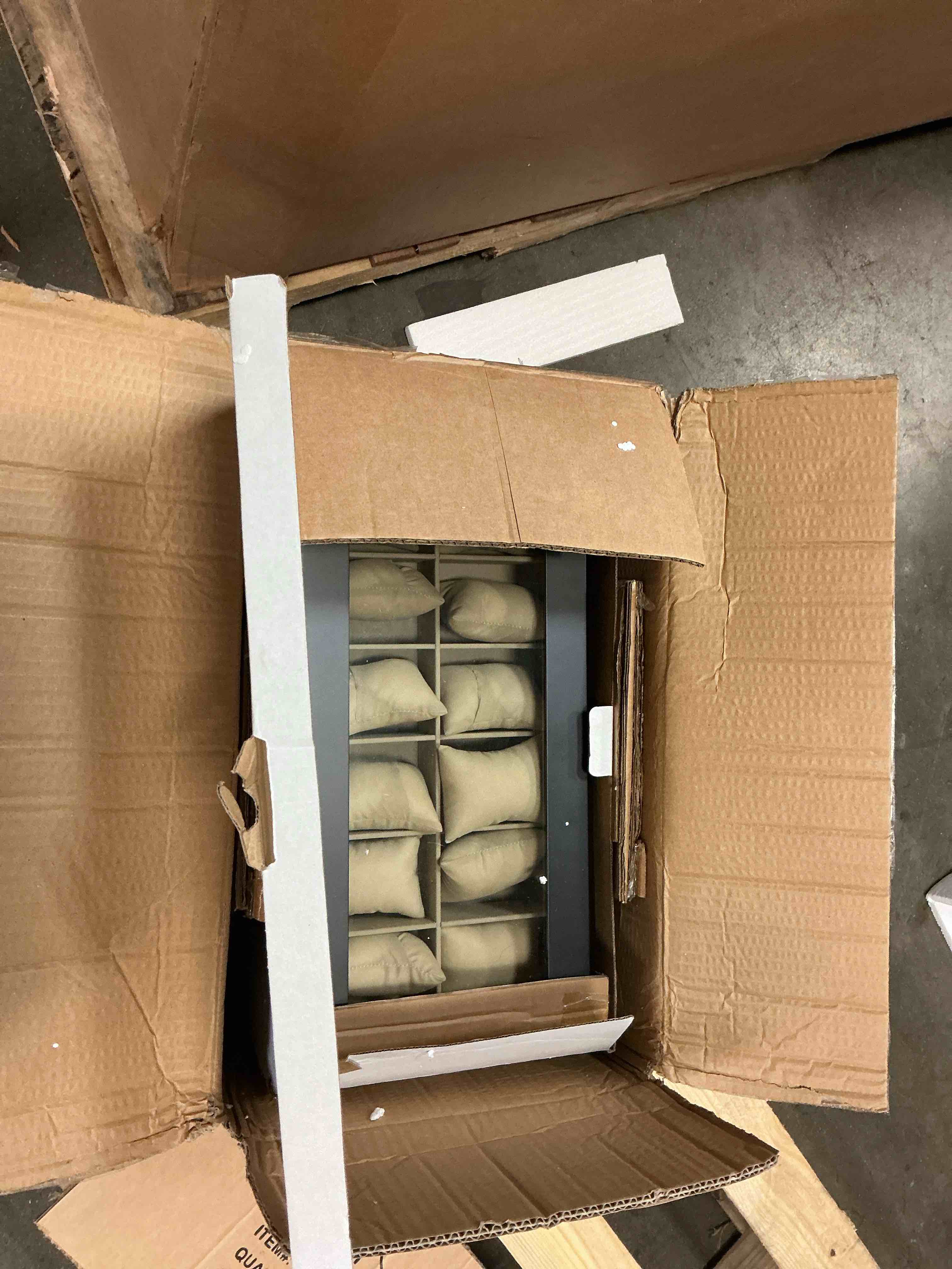 https://s3.amazonaws.com/lotting-images-prod/bidfta/PNK6190219_1789148631766.jpeg