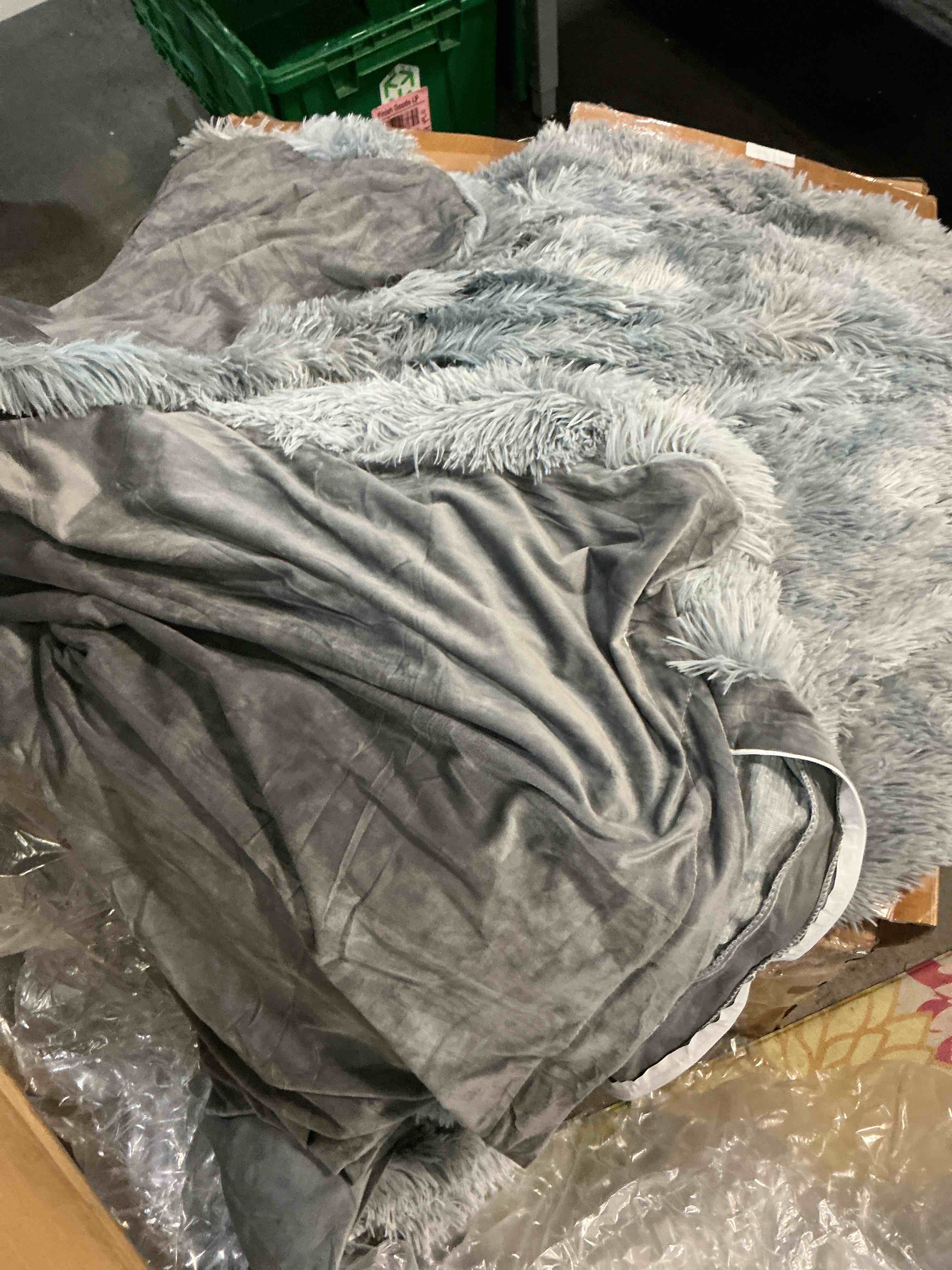 Condition photo showing Good Condition for super soft fluffy faux fur throw blanket for couch, fuzzy sherpa fleece cozy warm gifts for women, room decor christmas plush thick throw for men, minky teen gifts winter bedding, 50" x 60"