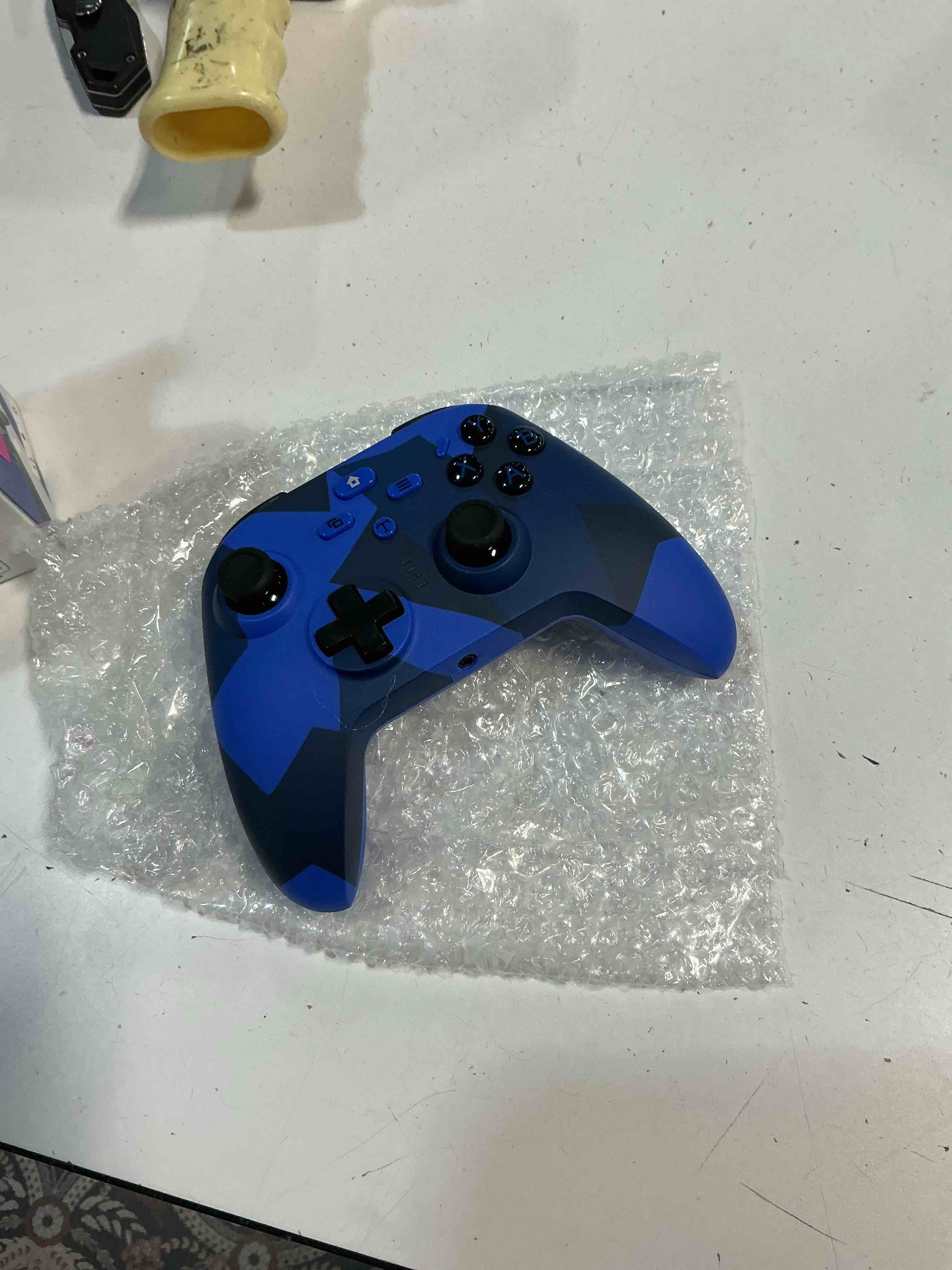 Condition photo showing Good Condition for betmi for wireless xbox controller with macro programmable/turbo/remappable/dual vibration/with adapter, 2.4ghz gamepad compatible with xbox one, xbox series x/s, pc (blue)