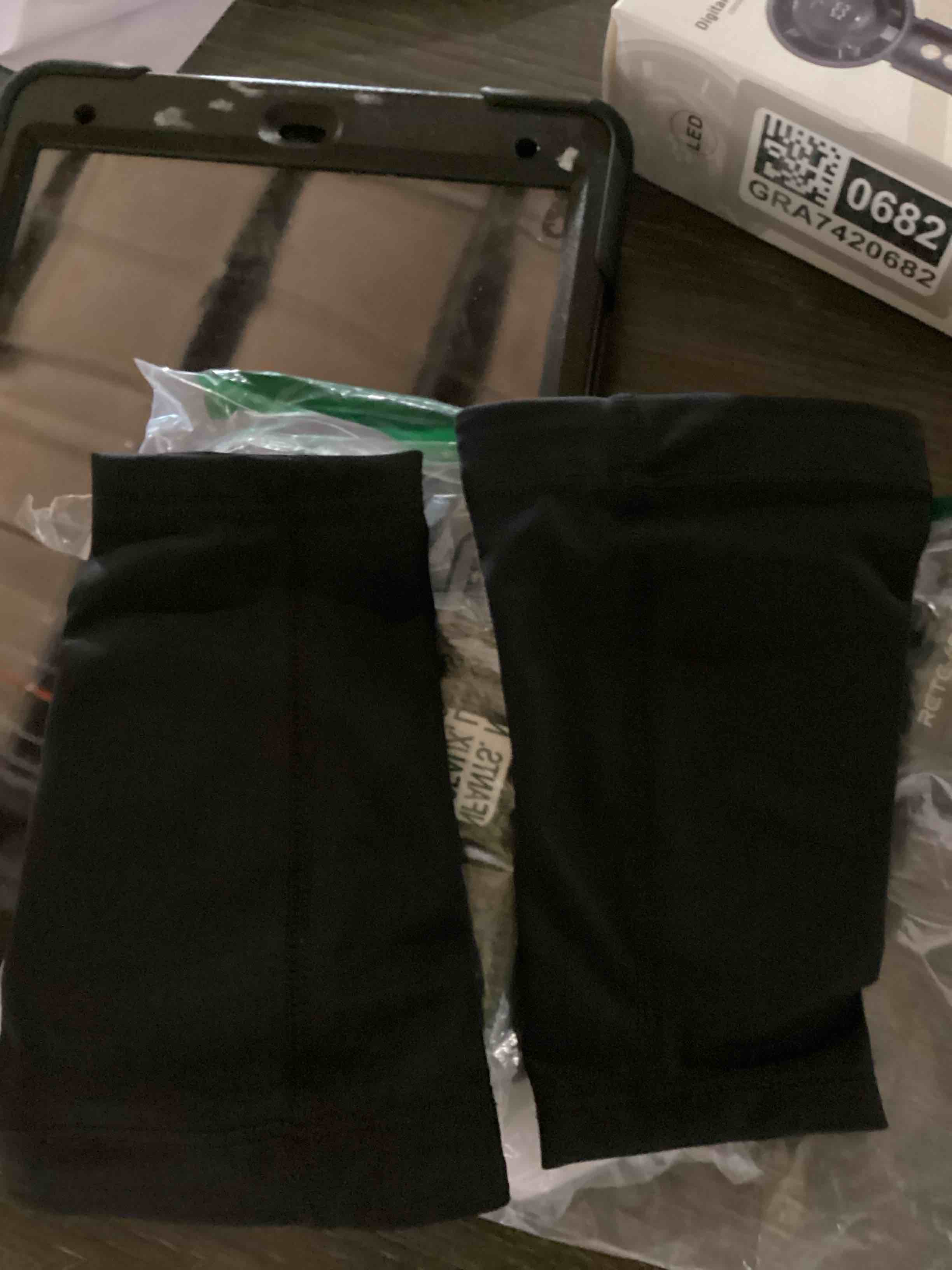 Condition photo showing As Is for axol bkack elbow pads