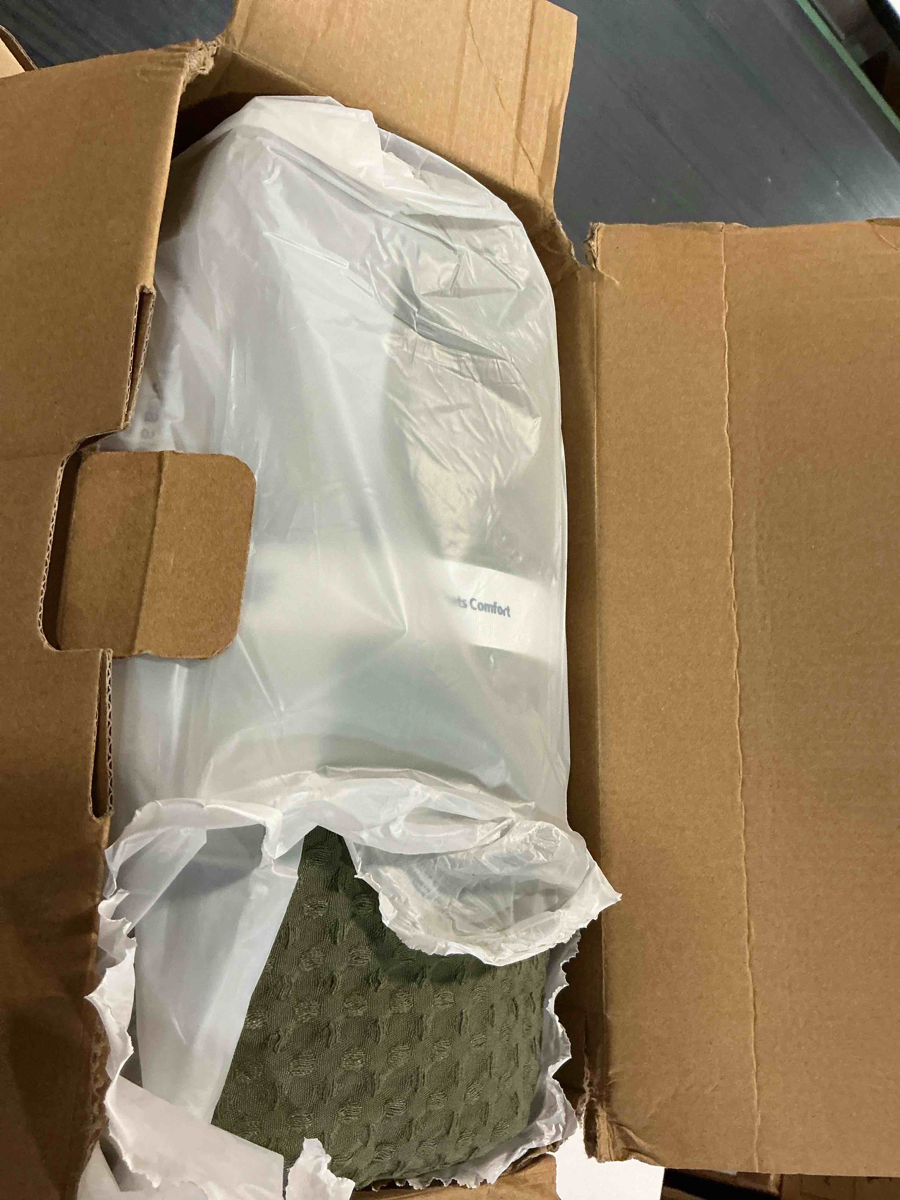 Condition photo showing Good Condition for bedsure textured duvet cover queen size, soft & breathable comforter cover for all season, 3 pieces wrinkle-resistant zipper bedding with 8 corner ties,olive green