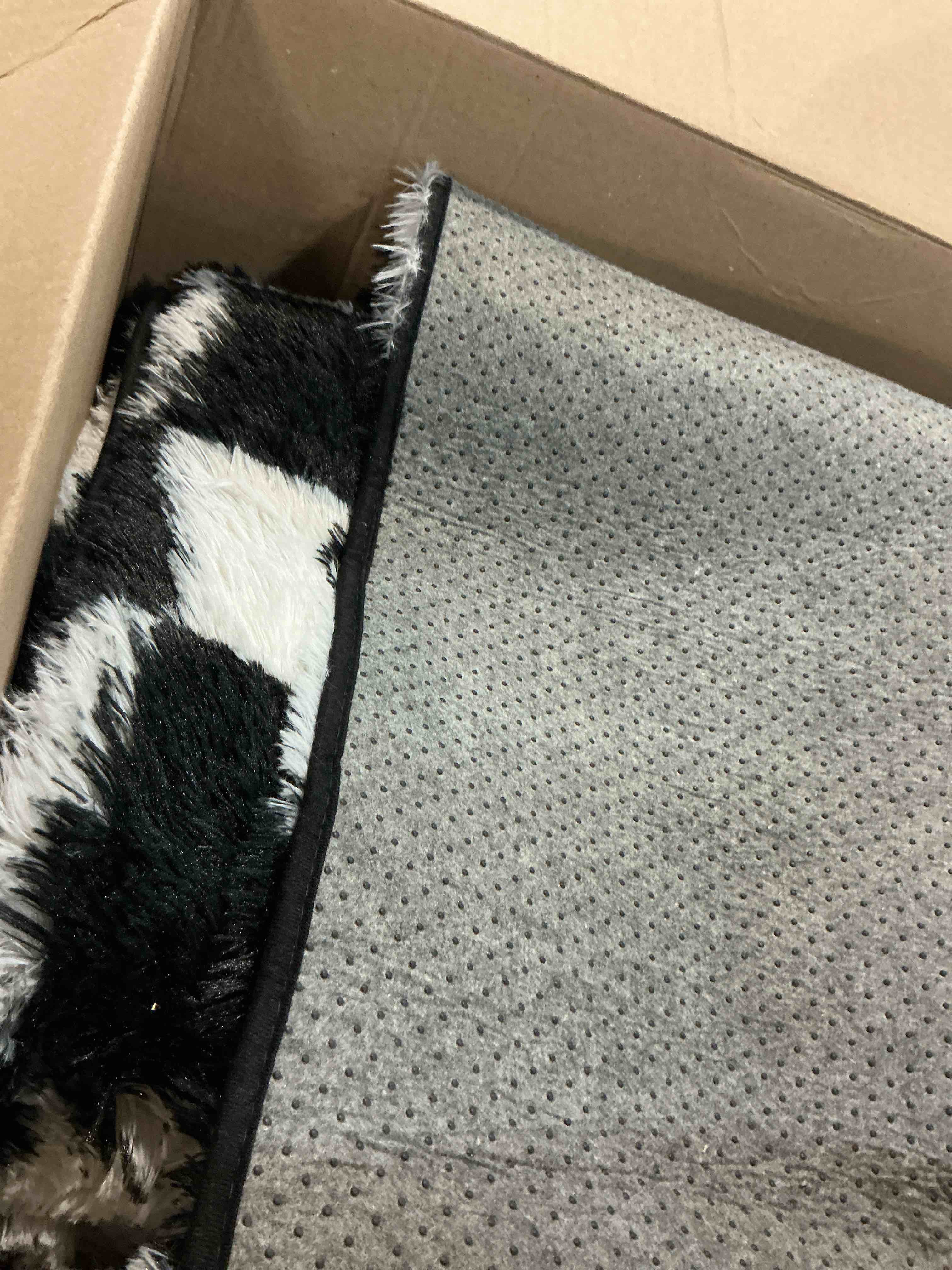 Condition photo showing Good Condition for checkered 8x10 area rugs for living room, black and white large fuzzy rug | rug for bedroom, upgrade non-slip modern shaggy carpets fuzzy plush rugs for boys girls room modern indoor home decor