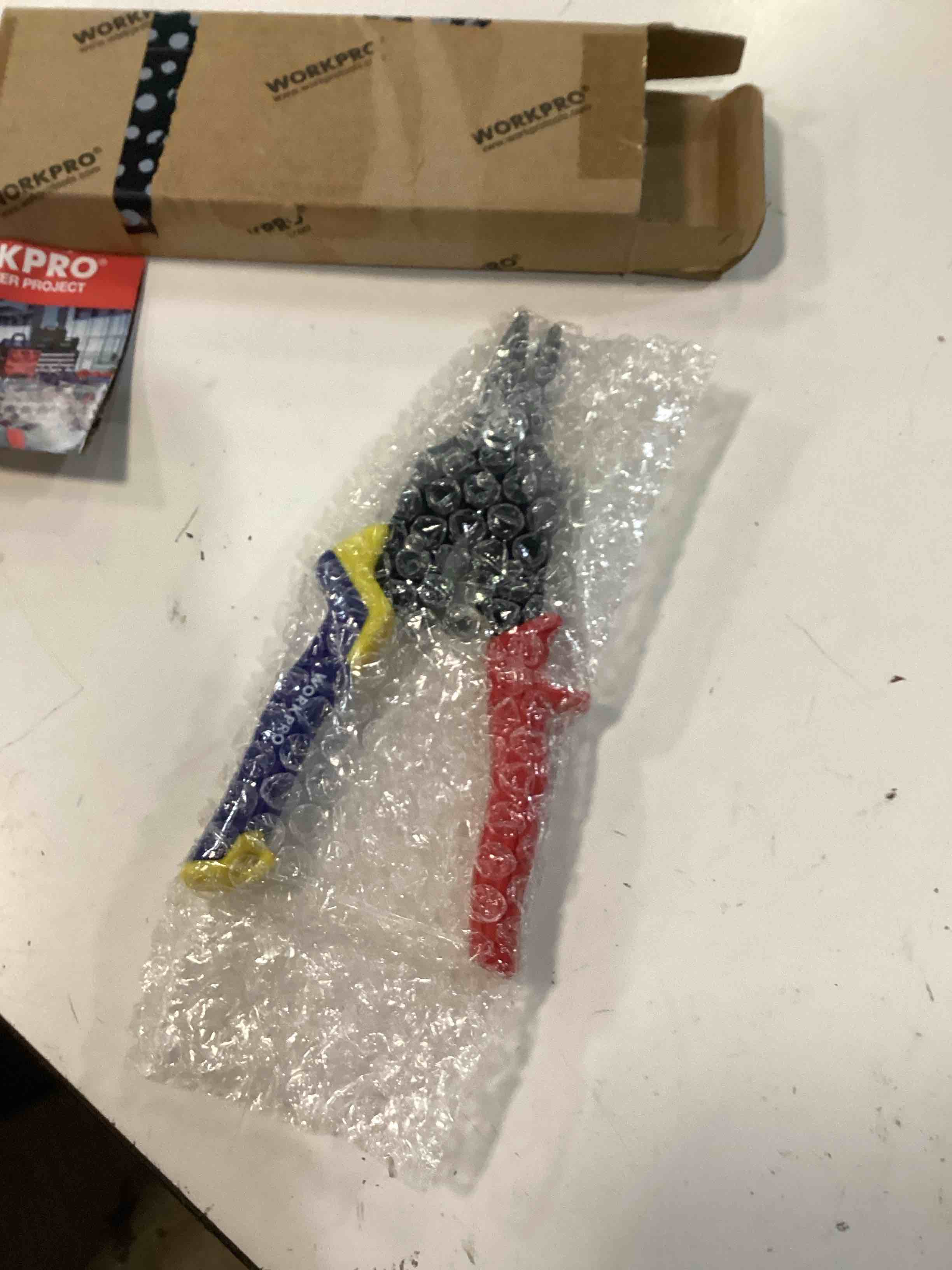 Condition photo showing Good Condition for workpro 8 inch aviation snips, heavy duty metal cutter, straight cut | safety latch, non-slip handle, cr-v steel sharp teeth, aviation snips for cutting metal sheet