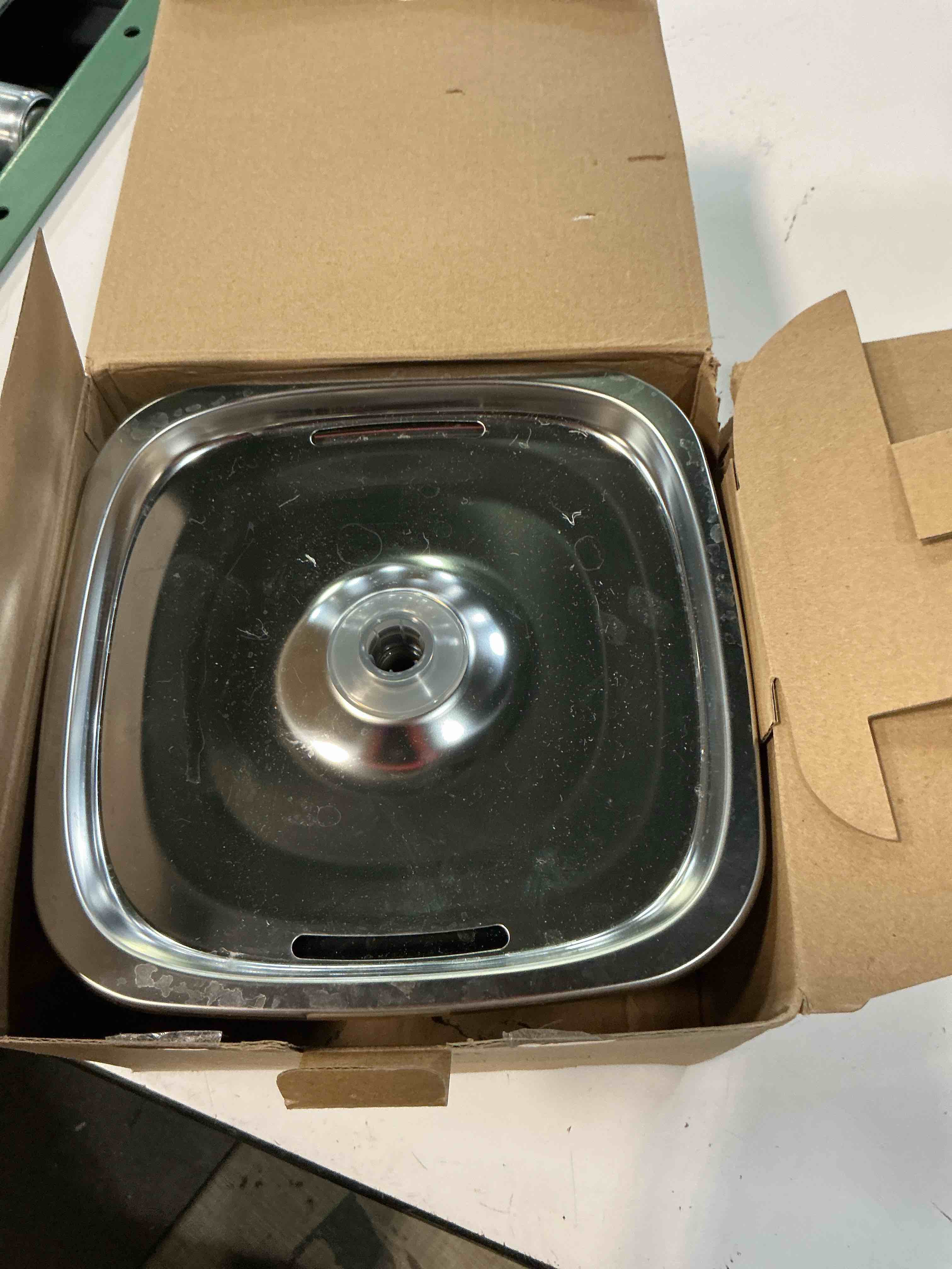 Condition photo showing As Is for veken innovation award winner stainless steel cat water fountain, 95oz/2.8l automatic pet fountain dog water dispenser with replacement filters & silicone mat, gifts for cats, dogs (silver) silver+2 filters+2 sponges 95oz (standard fill)