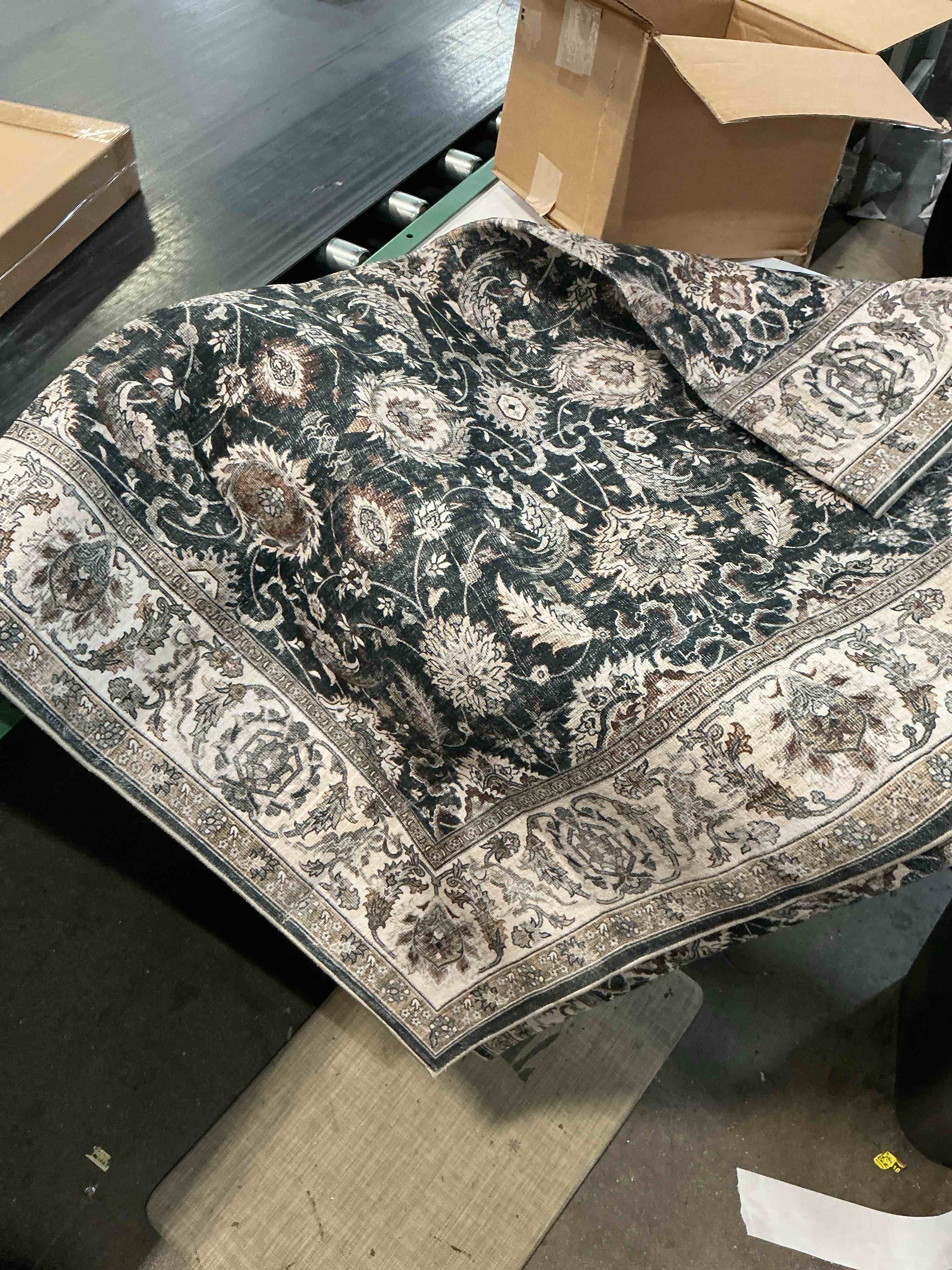 Condition photo showing Good Condition for berthmeer 5'x' 7area rugs for living room dining room bedroom farmhouse vintage oriental traditional machine washable non-slip rugs carpets,bla