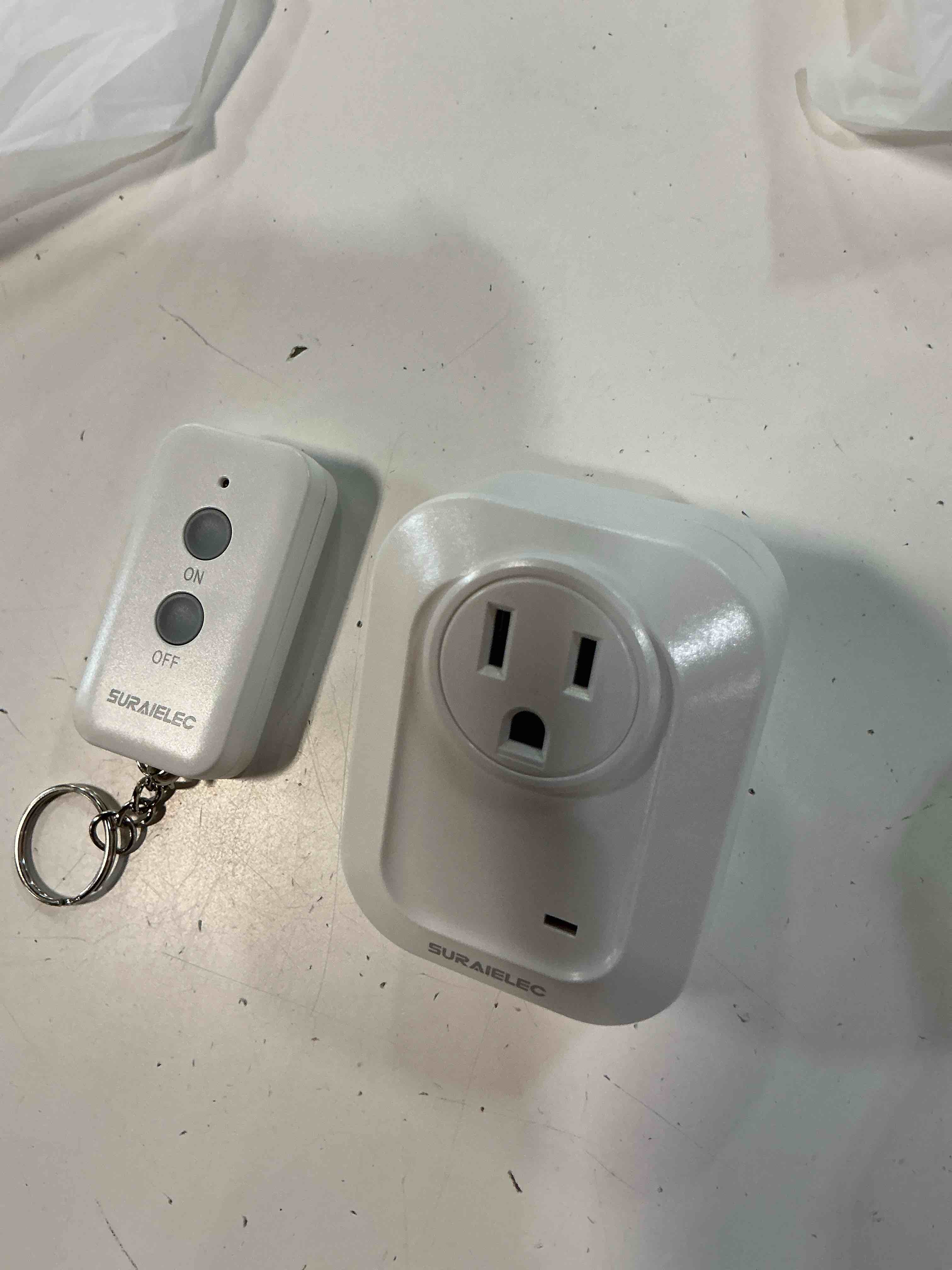 Condition photo showing Good Condition for suraielec remote control outlet plug, wireless light switch, 100ft rf range | plug & play, no interference, expandable keychain remote switch kit for lamps, fans, christmas tree lights, small appliances