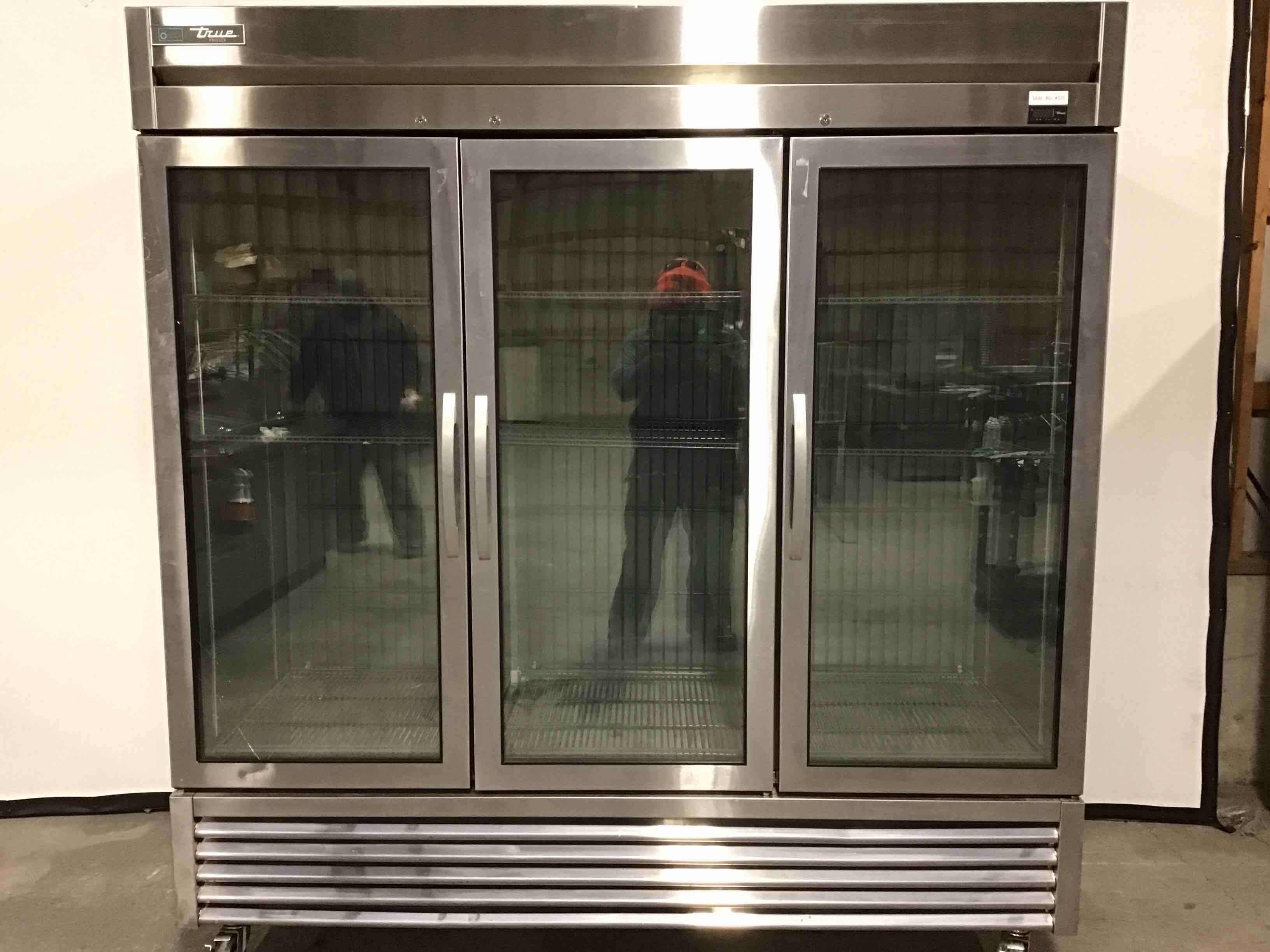 2020 TRUE THREE GLASS DOOR REACH IN FREEZER ON CASTORS 