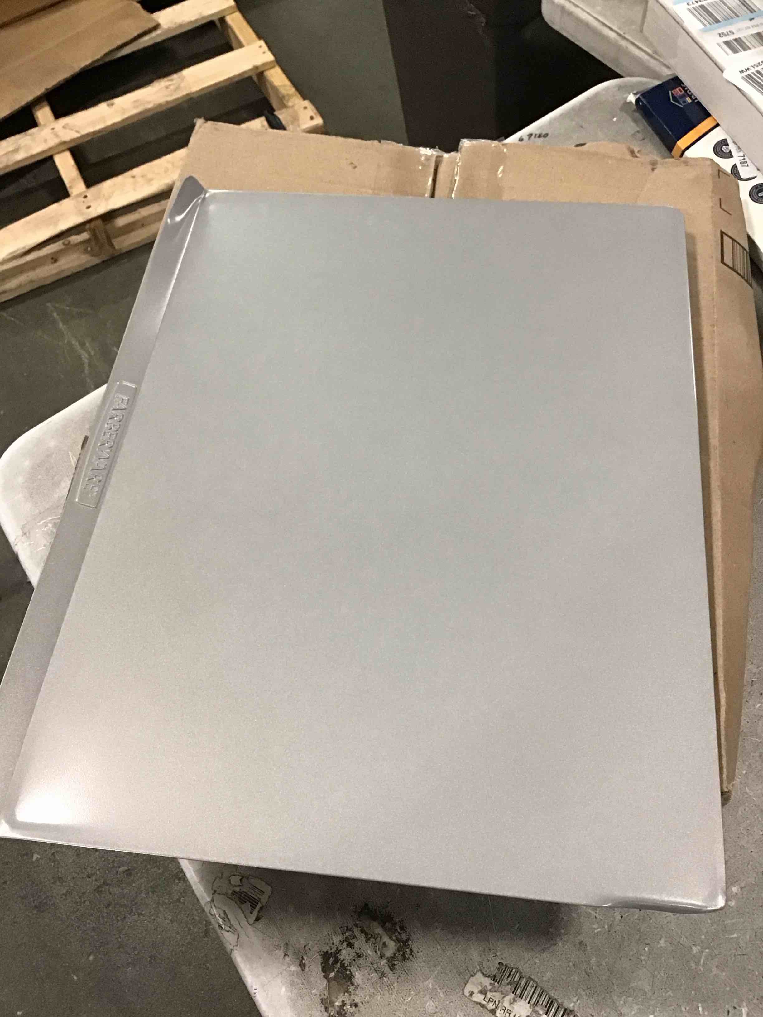 https://s3.amazonaws.com/lotting-images-prod/bidfta/PPE0001206_1724418126529.jpeg