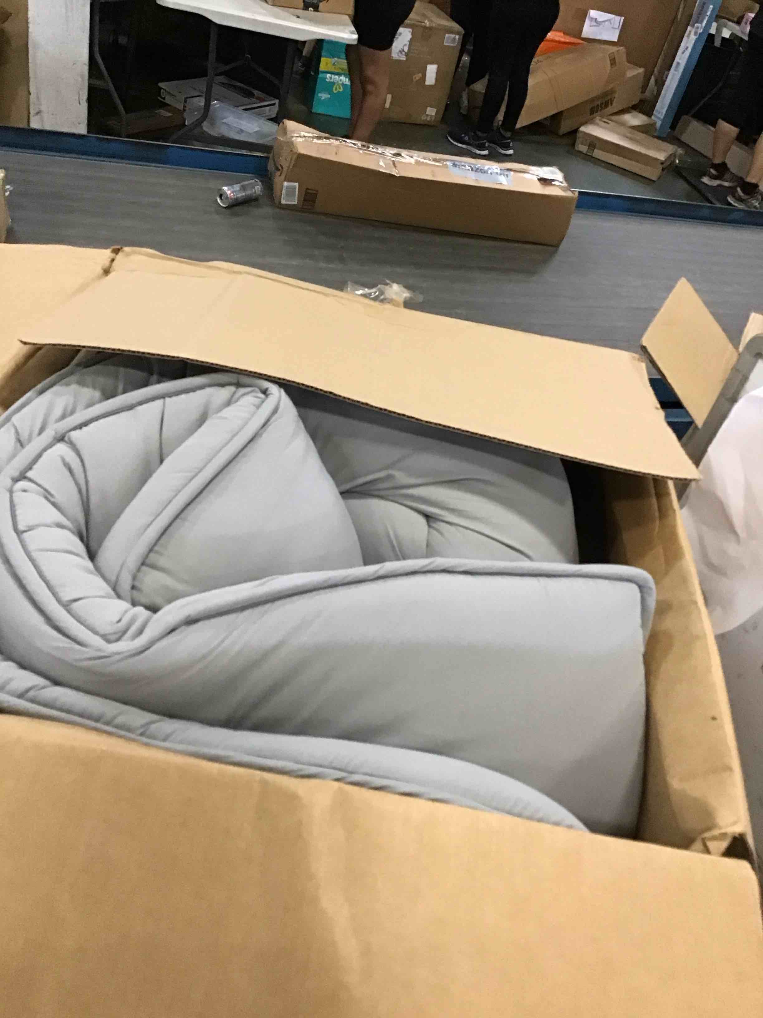 https://s3.amazonaws.com/lotting-images-prod/bidfta/PPE0001771_1724170744482.jpeg