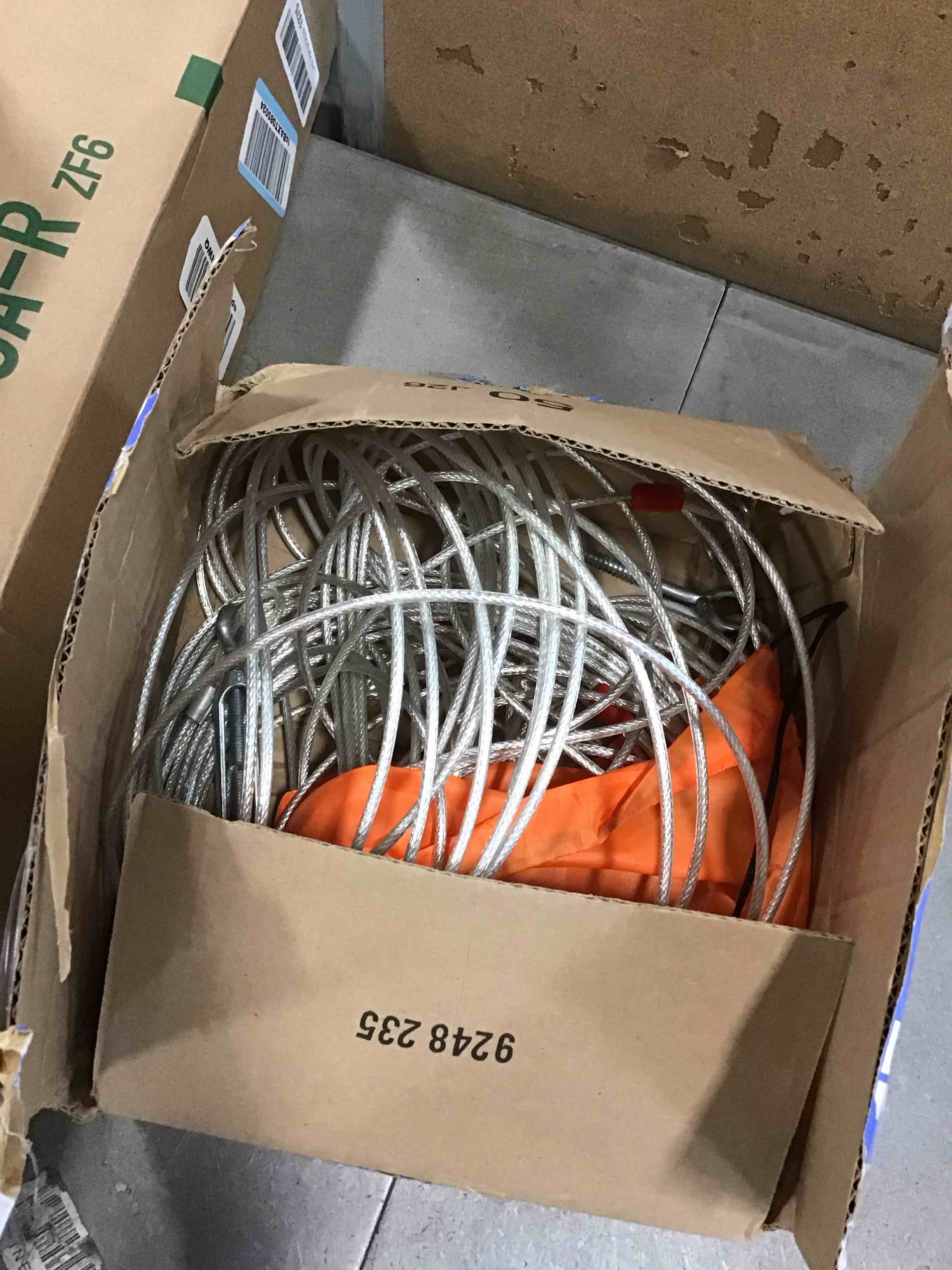 https://s3.amazonaws.com/lotting-images-prod/bidfta/PPE0001997_1724082846334.jpeg