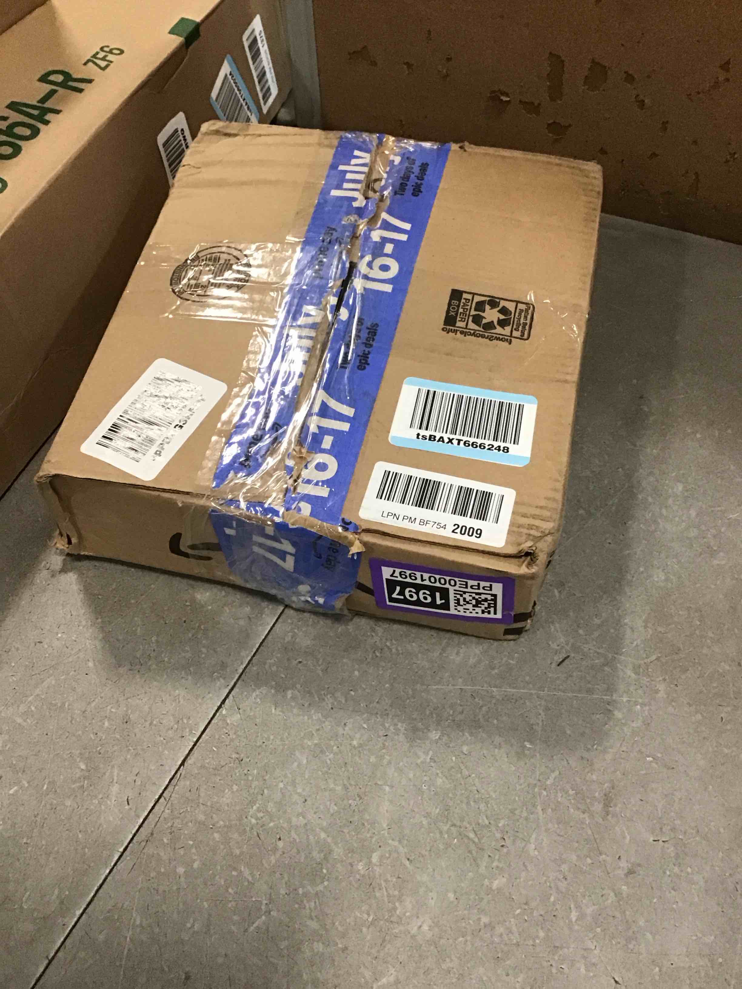 https://s3.amazonaws.com/lotting-images-prod/bidfta/PPE0001997_1724082877428.jpeg