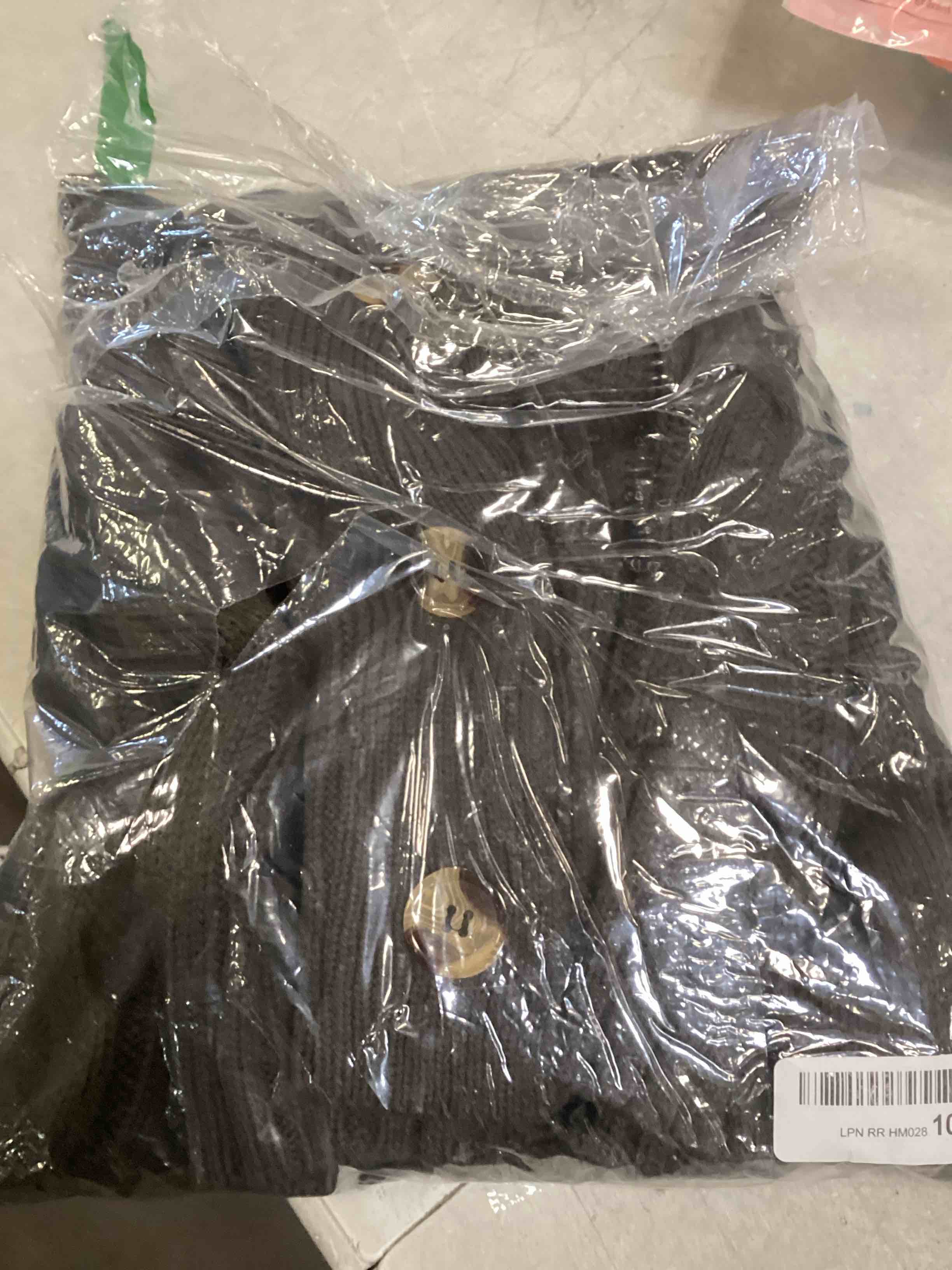 https://s3.amazonaws.com/lotting-images-prod/bidfta/PPE0002200_1729277126868.jpeg