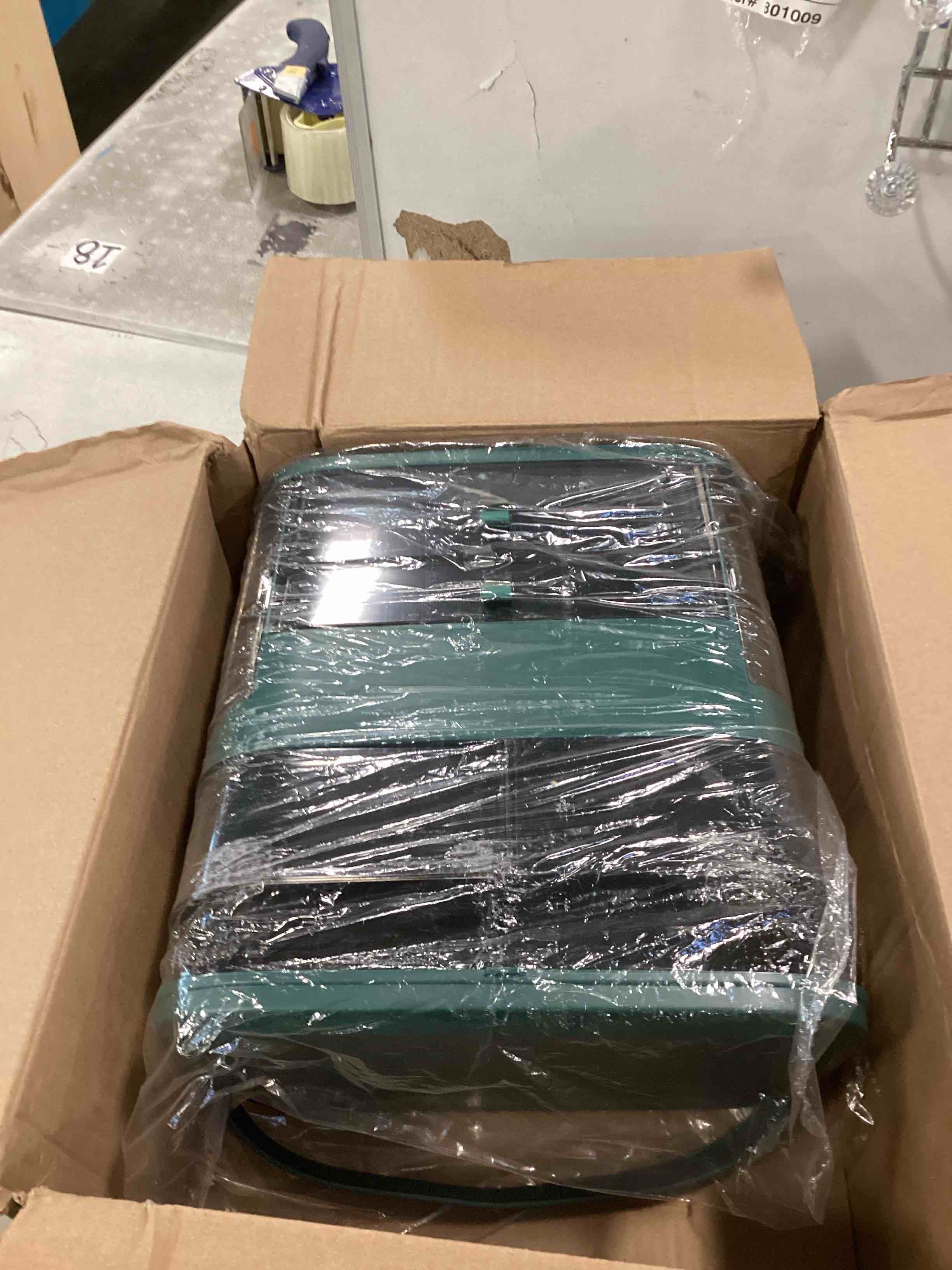 https://s3.amazonaws.com/lotting-images-prod/bidfta/PPE0003234_1728649025845.jpeg