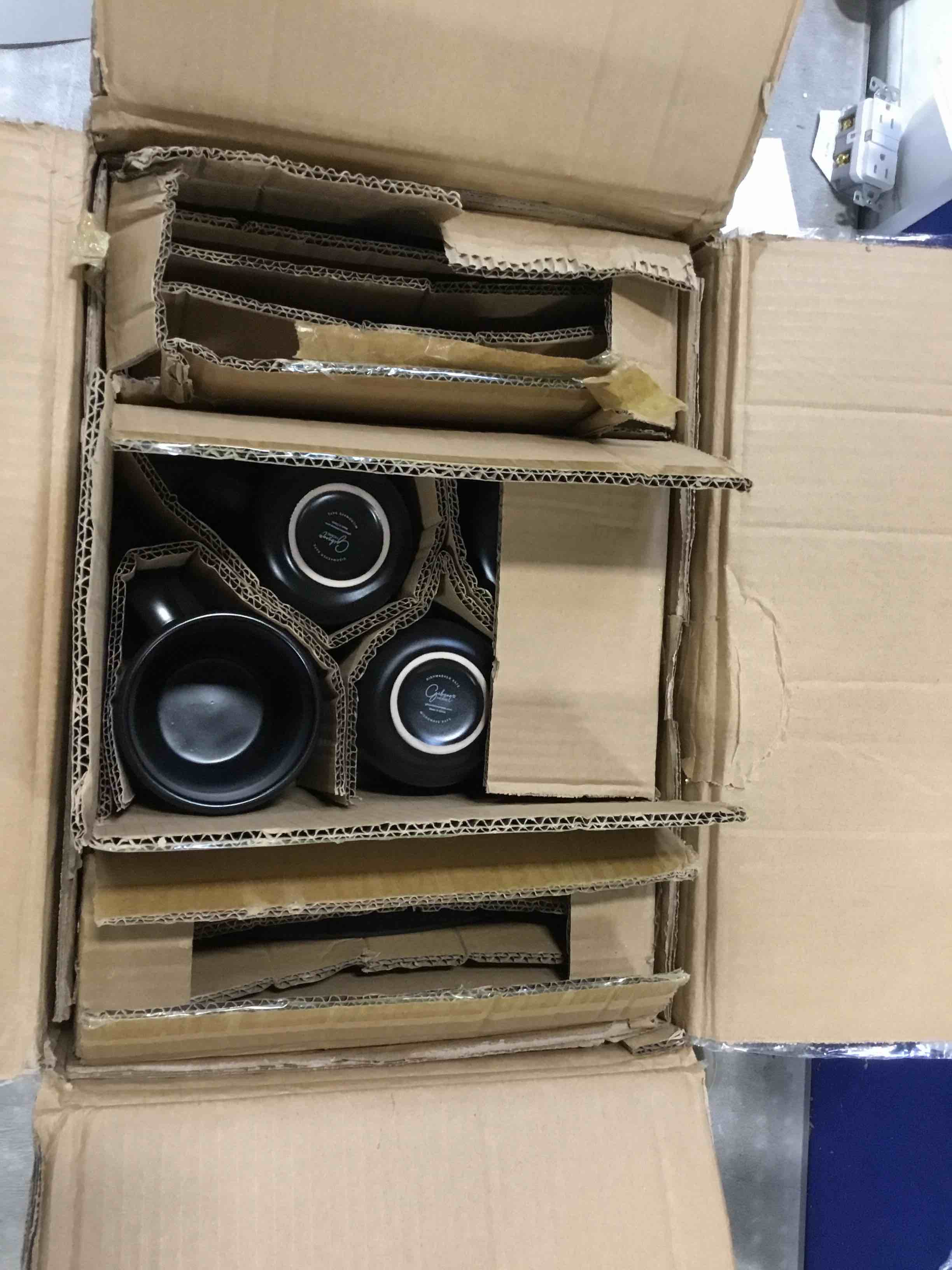 https://s3.amazonaws.com/lotting-images-prod/bidfta/PPE0003548_1727364858558.jpeg