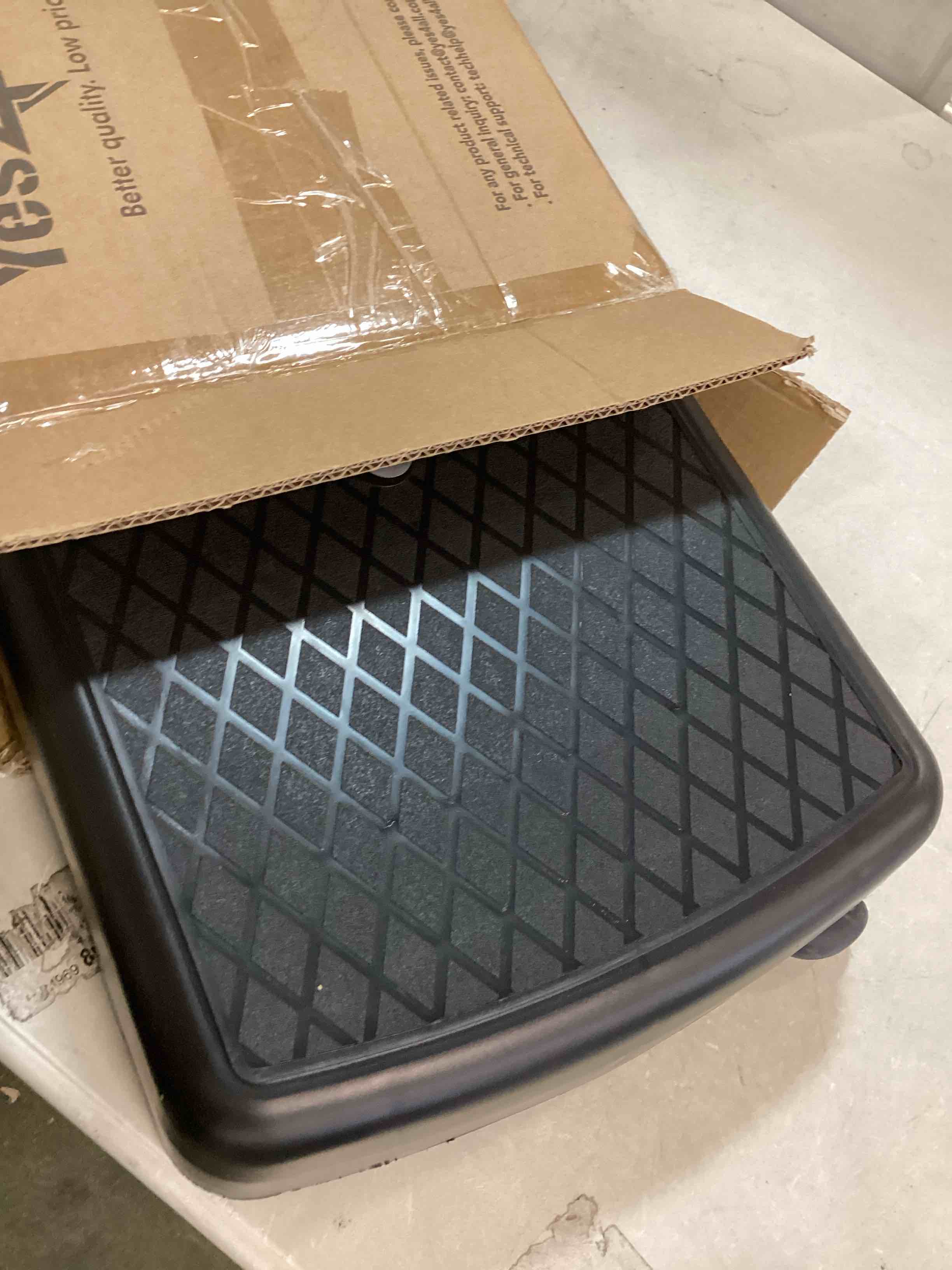 https://s3.amazonaws.com/lotting-images-prod/bidfta/PPE0003883_1724428129373.jpeg