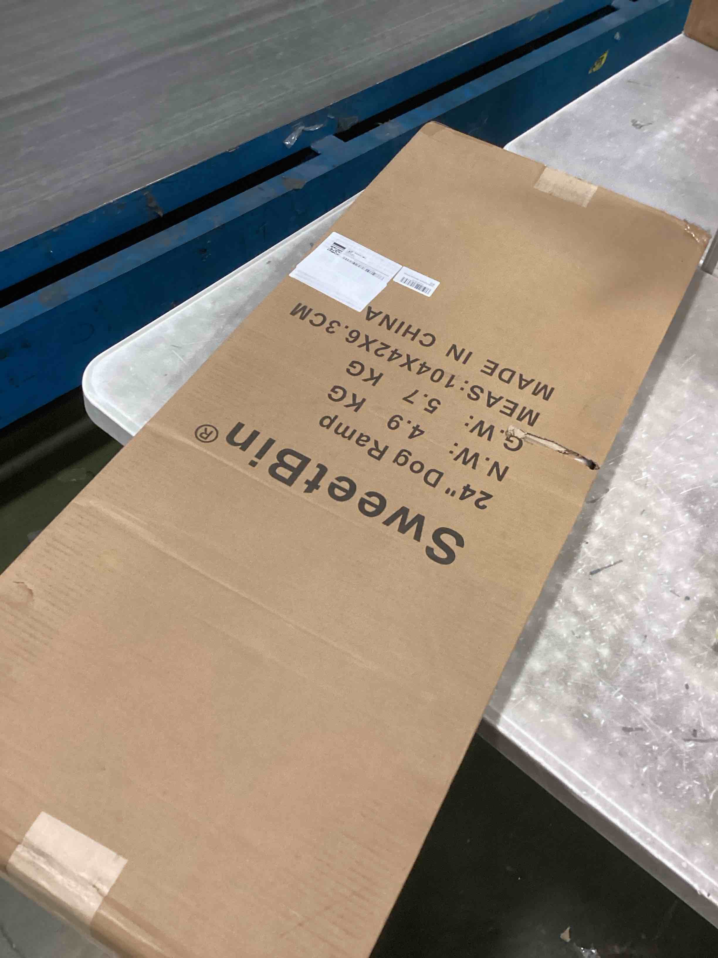https://s3.amazonaws.com/lotting-images-prod/bidfta/PPE0005777_1724803328404.jpeg