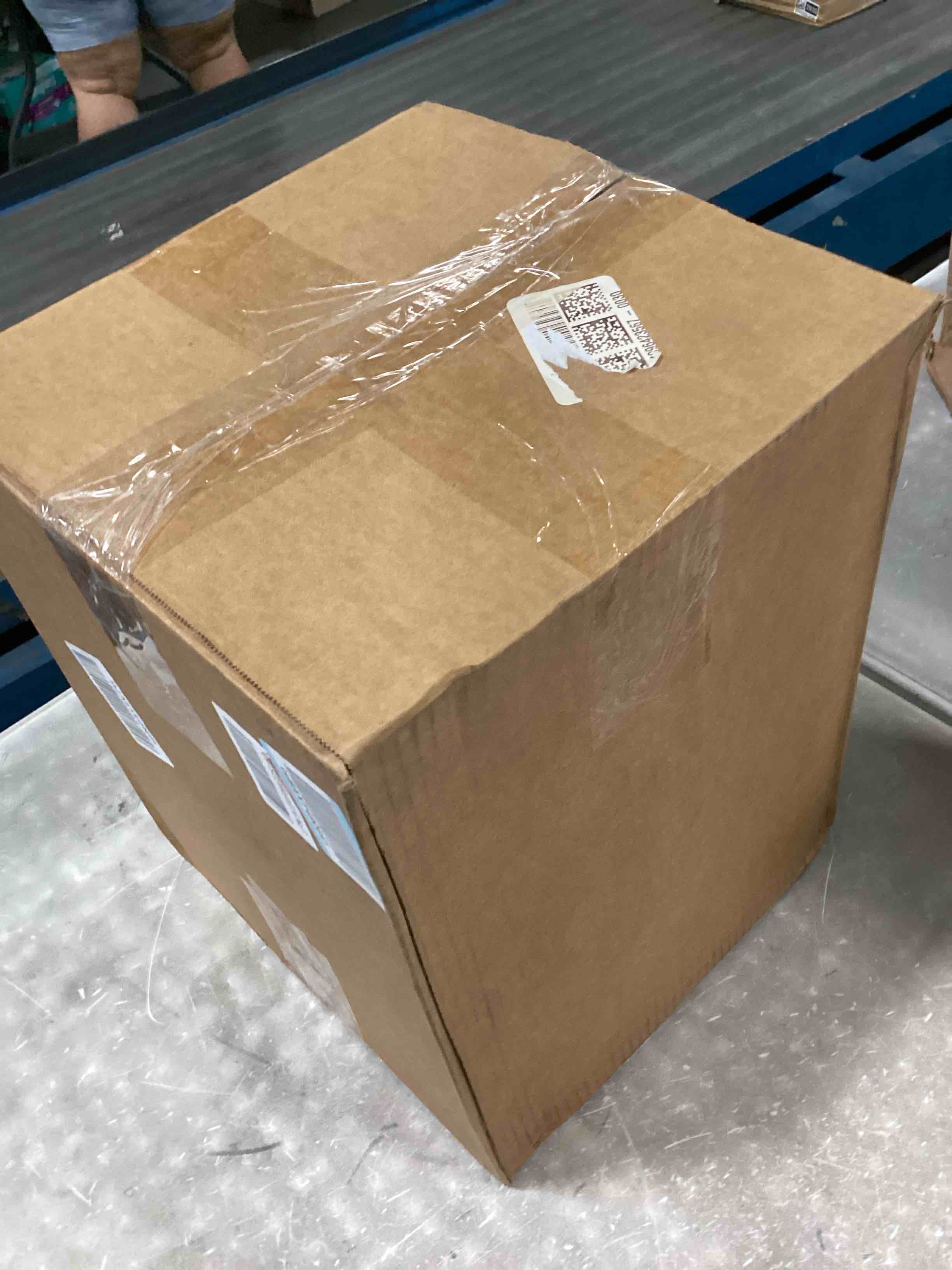 https://s3.amazonaws.com/lotting-images-prod/bidfta/PPE0005854_1724719832763.jpeg