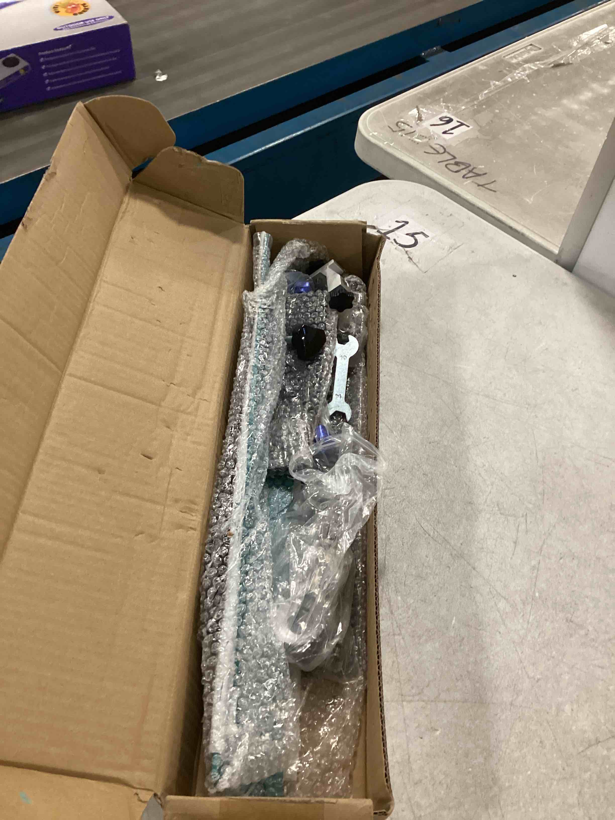 https://s3.amazonaws.com/lotting-images-prod/bidfta/PPE0006568_1728995439197.jpeg