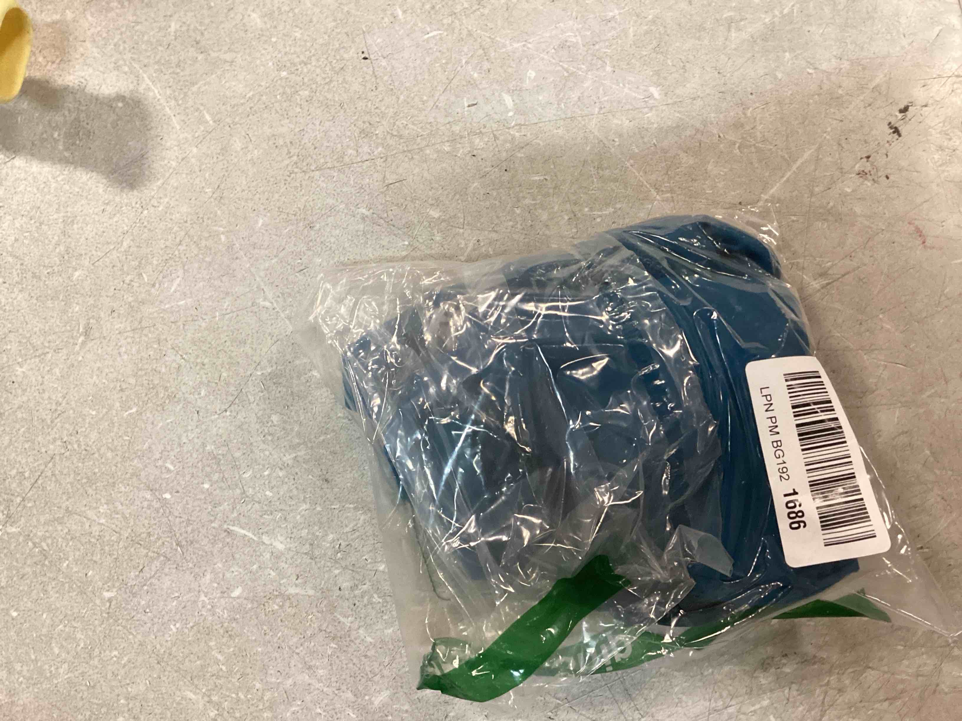 https://s3.amazonaws.com/lotting-images-prod/bidfta/PPE0007181_1727844442044.jpeg