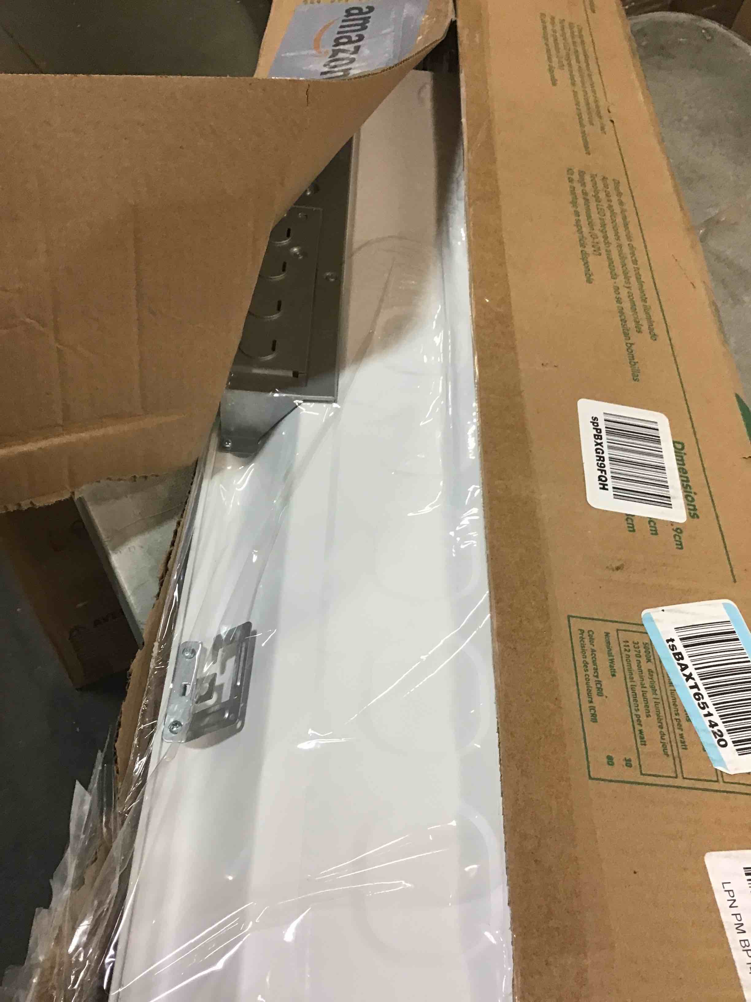 https://s3.amazonaws.com/lotting-images-prod/bidfta/PPE0008403_1724907299206.jpeg