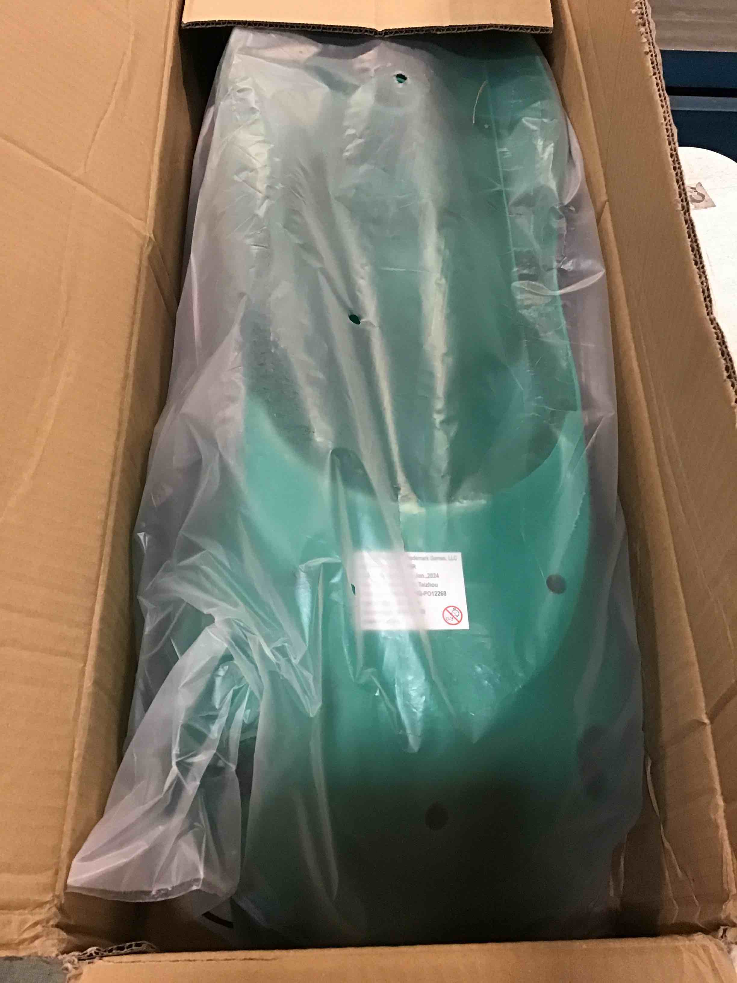 https://s3.amazonaws.com/lotting-images-prod/bidfta/PPE0009218_1724455124122.jpeg