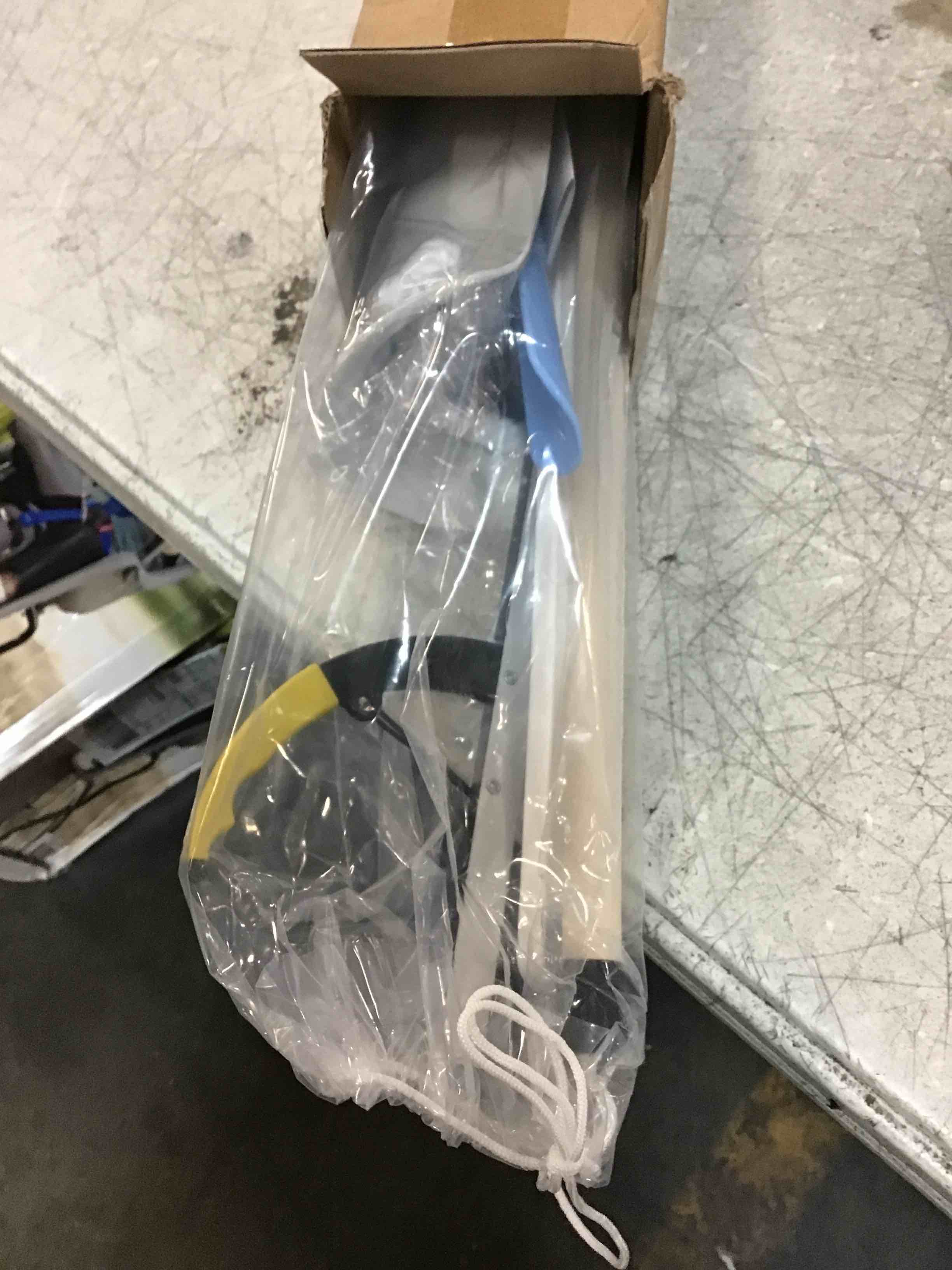 https://s3.amazonaws.com/lotting-images-prod/bidfta/PPE0009490_1724364462237.jpeg