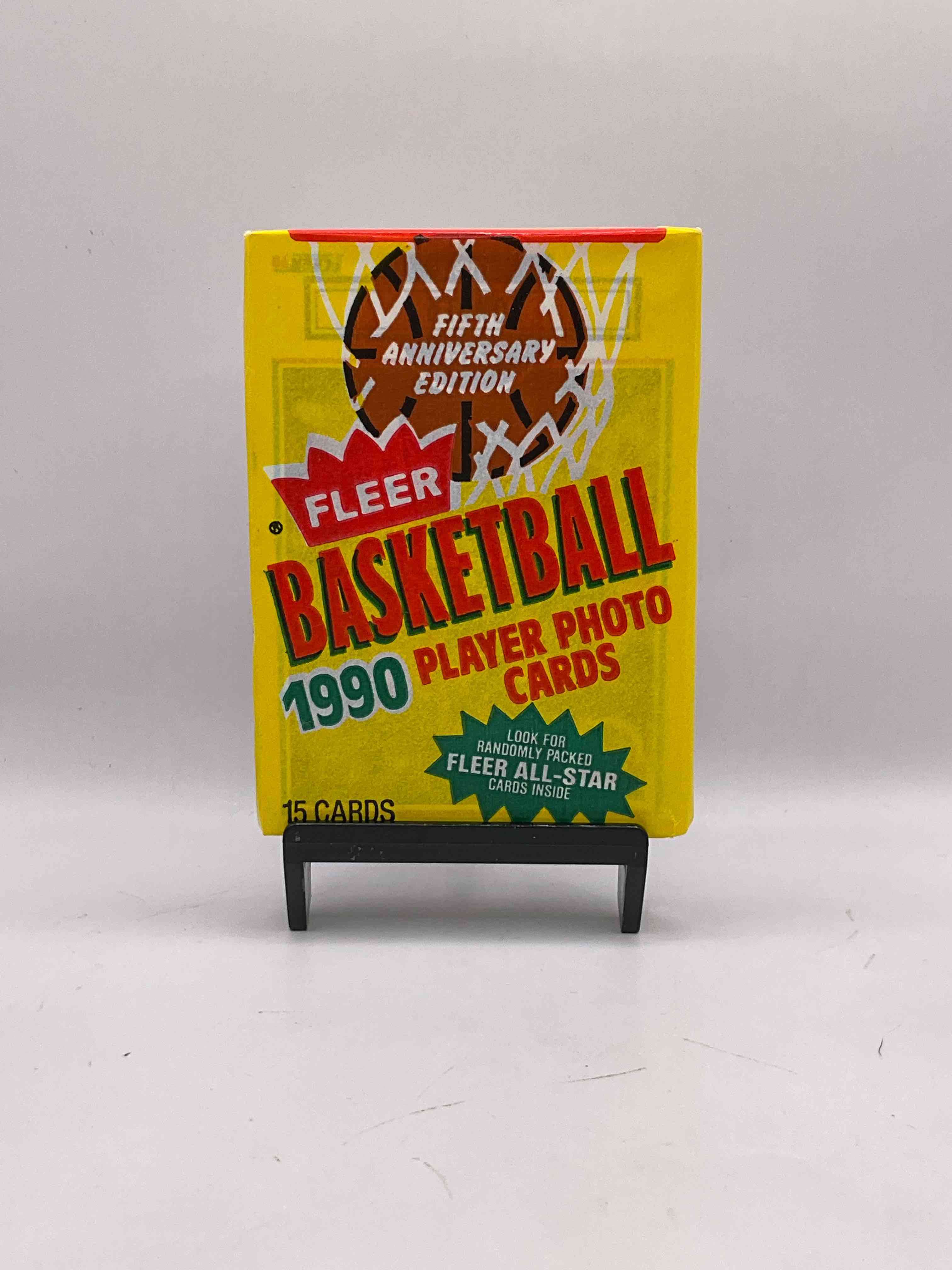 1990 Fleer Basketball Unopened Wax Pack, Direct From Original Retail Case. Search For Early Michael Jordan Card #26 (PSA 10 Value $250+), Larry Bird Card 3, Magic Johnson Card #93 & So Much More! Getting Hard To Find!
