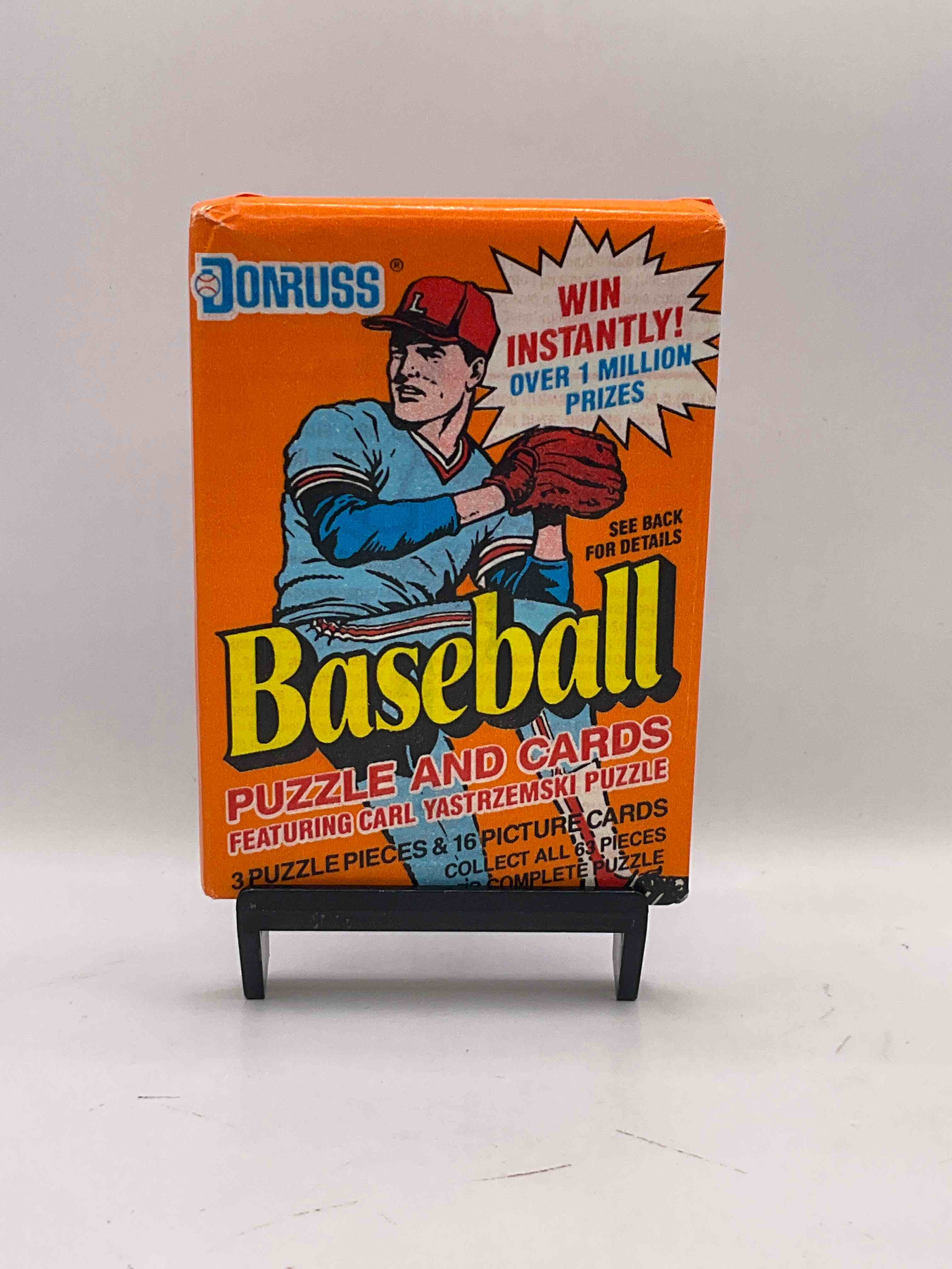 1990 Donruss Baseball Unopened Wax Packs! Hard To Find! Straight From Original Box! Search For Possible Juan Gonzalez Rookie Card! As Well As Valuable Ken Griffey Jr. Cards!