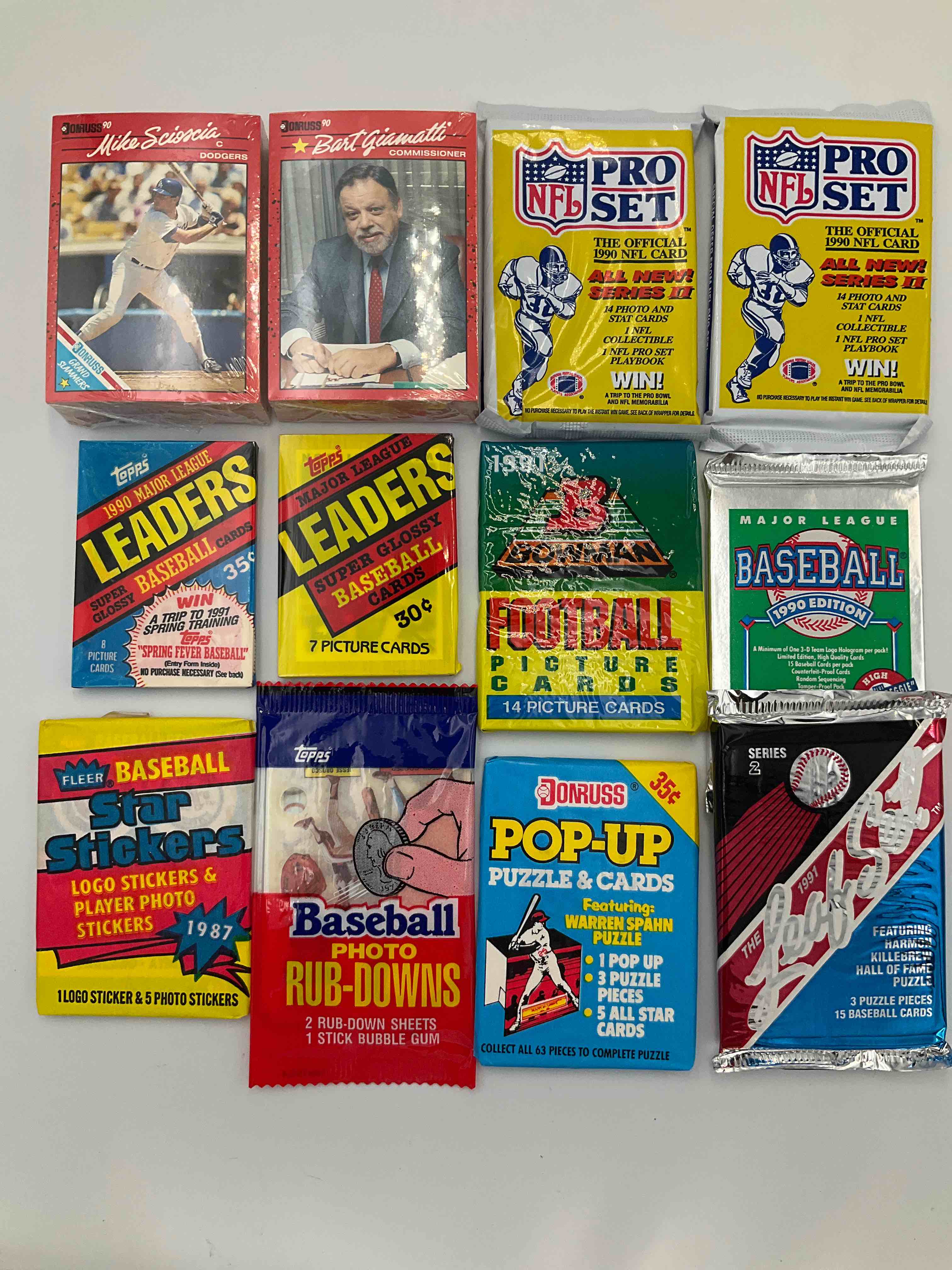 12 Different Vintage Wax Packs! All Different Years & Sports! Baseball & Football! 80’s & 90’s!