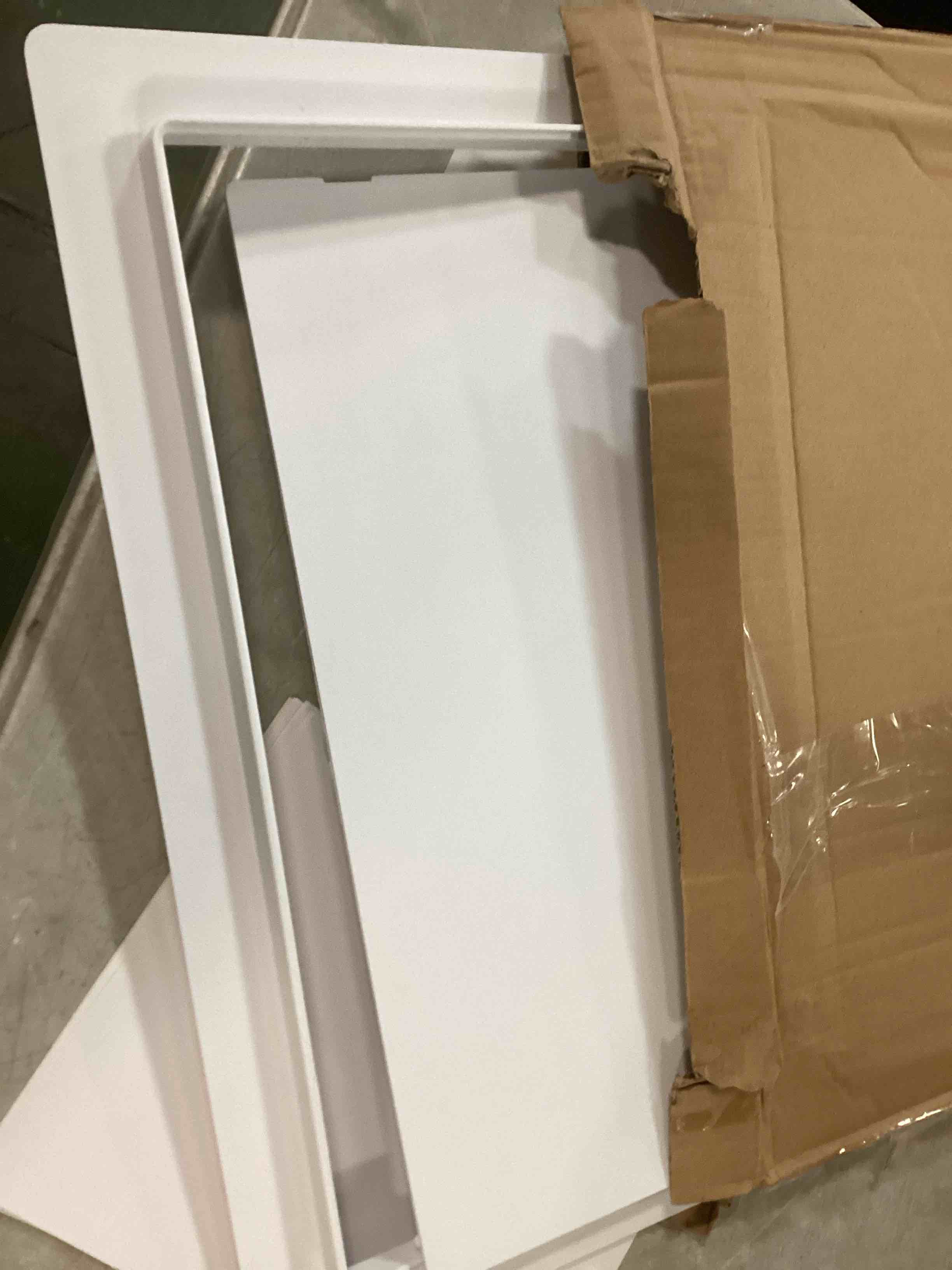 https://s3.amazonaws.com/lotting-images-prod/bidfta/PPE00146624_1728564096492.jpeg
