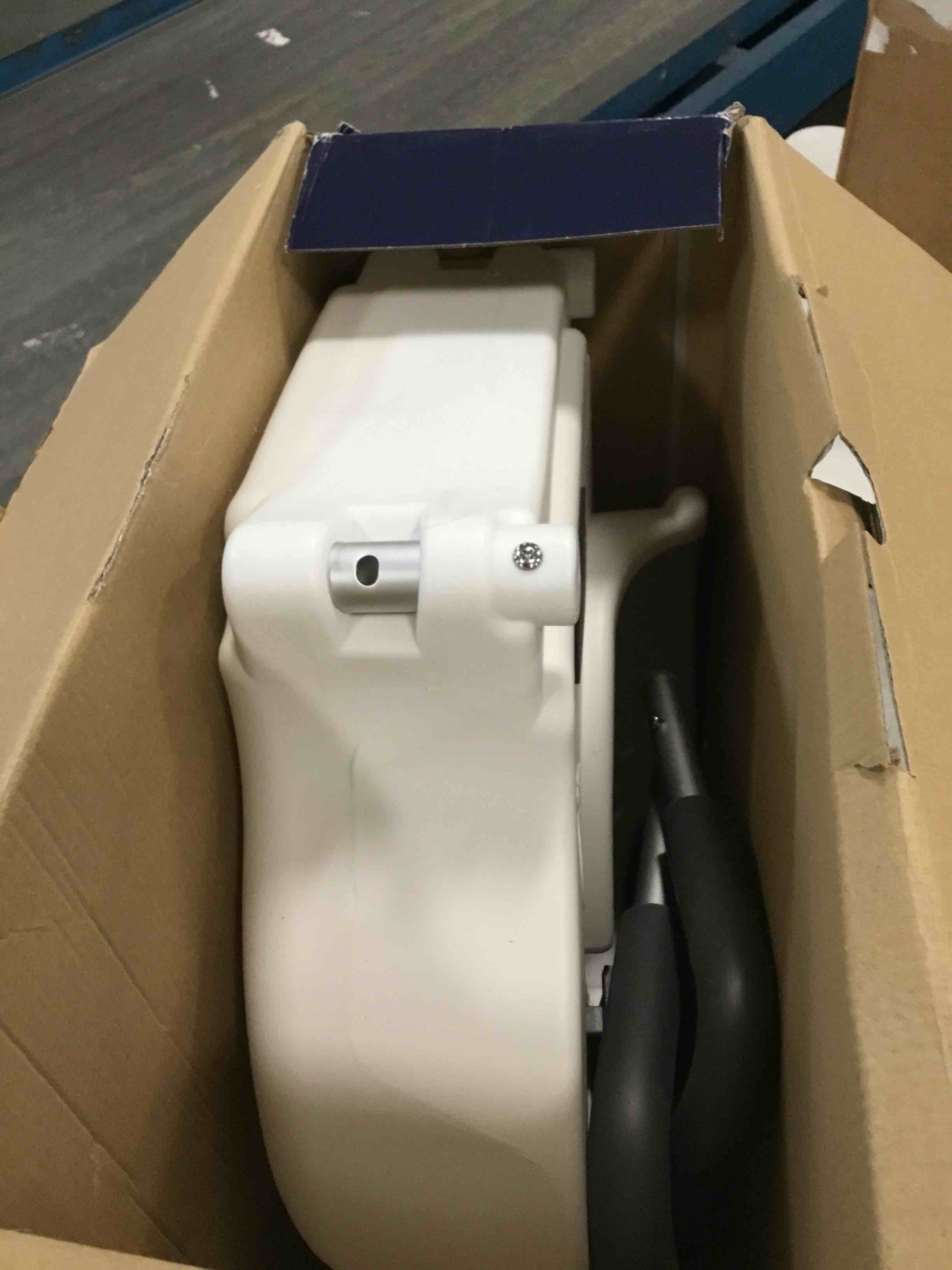 Drive Medical RTL12027RA 2in1 Raised Toilet Seat with Removable