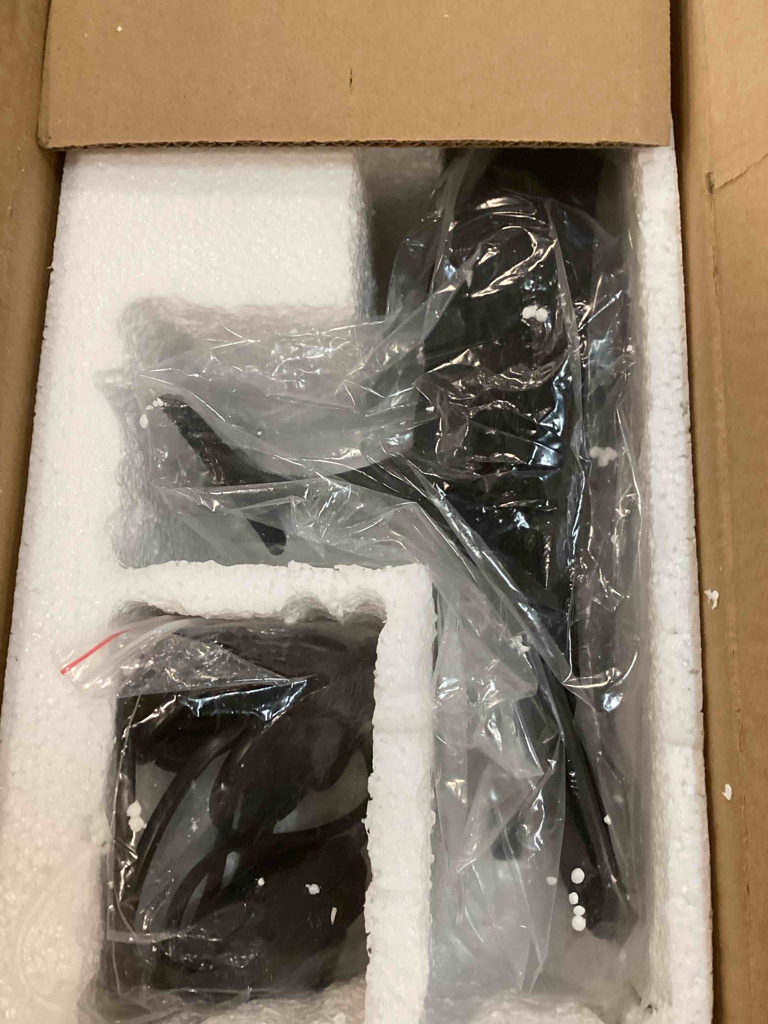 https://s3.amazonaws.com/lotting-images-prod/bidfta/PPE00147065_1728405121003.jpeg