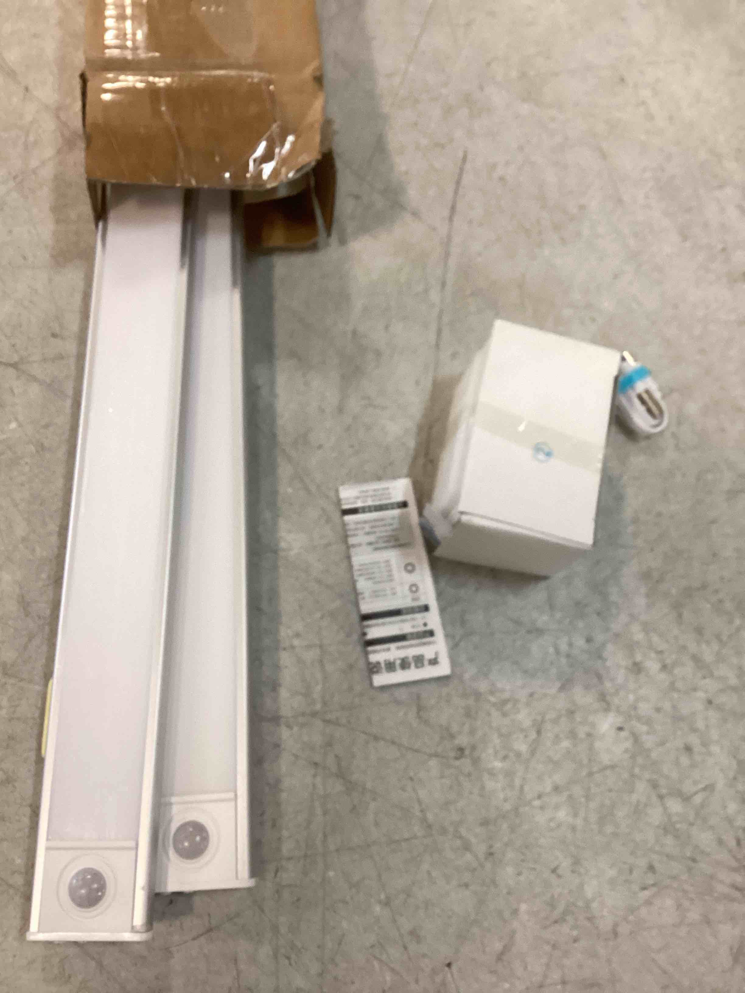 https://s3.amazonaws.com/lotting-images-prod/bidfta/PPE00147105_1728402318914.jpeg